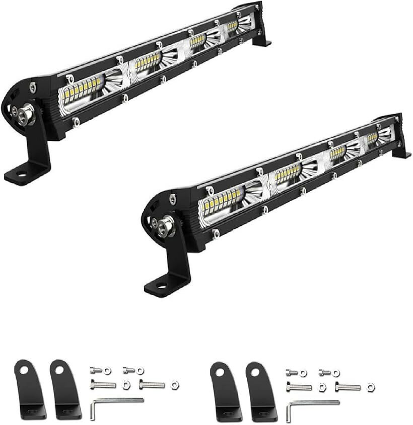 バリエーションコード : 2b2o0f8w2k商品コード2b2odpc538商品名LED作業灯 ワークライト 12V / 24V 兼用 薄型 13インチ 120W 車 ライト 集魚灯 トラック 各種作業車対応 2個120WブランドHTharros・LEDワークライト ライトバー60W/ 120w　7/ 13インチ 12v/24v 汎用作業灯はコンボビームと三列リフレクターにより高輝度を実現しました。・アルミ合金製素材を使用し、さらに放熱スリットを入れることで優れた放熱性を実現しました。・超薄型設計LEDライトバーは動作電圧は10 V ～ 32 Vで動作しますので、汎用バッテリー12V/ 24Vに対応可能となっています。ライトの角度調整が可能で取り付けも簡単に出来るよう、取り付け金具を付属いたしました。船用、漁業用、農業機械、建設機械、トラック、自動車のバックライト等、様々な場面でご使用いただけます。・耐衝撃性に優れ、高温に耐えることができます。IP68レベルの防水素材を採用し、霧や雨、雪など厳しい環境にも対応します。・製品仕様：7インチ仕様（13インチ仕様）　本体幅19.8cm（33.2cm）　本体高さ3cm　本体奥行4.8cm　取付状態　幅22.3cm（38.2cm）　高さ3.5cm　奥行4.8cm　LEDバルブ寿命: 30000時間以上　使用環境温度: -40°～ 85°※ 他ネットショップでも併売しているため、ご注文後に在庫切れとなる場合があります。予めご了承ください。※ 品薄または希少等の理由により、参考価格よりも高い価格で販売されている場合があります。ご注文の際には必ず販売価格をご確認ください。※ 沖縄県、離島または一部地域の場合、別途送料の負担をお願いする場合があります。予めご了承ください。※ お使いのモニタにより写真の色が実際の商品の色と異なる場合や、イメージに差異が生じることがあります。予めご了承ください。※ 商品の詳細（カラー・数量・サイズ 等）については、ページ内の商品説明をご確認のうえ、ご注文ください。※ モバイル版・スマホ版ページでは、お使いの端末によっては一部の情報が表示されないことがあります。すべての記載情報をご確認するには、PC版ページをご覧ください。LEDワークライトライトバー60W/120w　7/13インチ12v/24v汎用作業灯はコンボビームと三列リフレクターにより高輝度を実現しました。アルミ合金製素材を使用し、さらに放熱スリットを入れることで優れた放熱性を実現しました。超薄型設計LEDライトバーは動作電圧は10V～32Vで動作しますので、汎用バッテリー12V/24Vに対応可能となっています。ライトの角度調整が可能で取り付けも簡単に出来るよう、取り付け金具を付属いたしました。船用、漁業用、農業機械、建設機械、トラック、自動車のバックライト等、様々な場面でご使用いただけます。耐衝撃性に優れ、高温に耐えることができます。IP68レベルの防水素材を採用し、霧や雨、雪など厳しい環境にも対応します。製品仕様：7インチ仕様（13インチ仕様）　本体幅19.8cm（33.2cm）　本体高さ3cm　本体奥行4.8cm　取付状態　幅22.3cm（38.2cm）　高さ3.5cm　奥行4.8cm　LEDバルブ寿命:30000時間以
