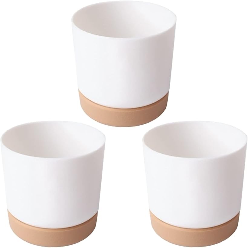 バリエーションコード : 2b4yo34u9i商品コード2b2lnfp3wl商品名北欧風 ミニ プランター 保水機能 トレー付 シンプル ならべてkawaii 植木鉢 SW2018サイズS＜3個セット＞ブランド3worldカラーサイズS＜3個セット＞「セット内容」鉢+受皿+綿ロープ 各3個セット 「材質」鉢・受け皿：プラスチック 、ロープ：綿「用途」室内用 一般的な植物（観葉植物・多年草・一年草・多肉植物 等）の植木鉢 としてご使用ください。「サイズ」植木鉢：直径 約9cm 高さ 約7cm、受け皿：直径 約8cm 高さ 約1.8cm北欧風のコロンとした可愛らしいフラワーポット。インテリアの雰囲気に合わせやすいシンプルなデザインです。使いやすい2タイプの大きさをご用意しました。「特徴」下部分の受け皿にお水を張り、内蔵されている綿ロープの毛管現象により水を吸い上げ内側の鉢内部の土に自動的に水分を与えます。水切れや水の与えすぎによる根腐れなどのトラブルを軽減してくれ、一人暮らしや家庭や子育てで忙しい方にも最適です。葉っぱや根元の土にかけた水がテーブルにこぼれてしまう心配もありません。モダンでやさしいフォルムはどんな植物にも合わせやすく、ちょっとしたインテリアにオススメです。＊ 給水させる場合は下の受け皿からお水が溢れない程度にお水を入れ、吸水ロープを中心に浸してご使用ください。植物の種類・特性や使用する培養土・置き場所などにより与えるお水の適量は異なります。お水の減り具合や植物の状態をよく観察してお水の量を調節してあげてください。※ 他ネットショップでも併売しているため、ご注文後に在庫切れとなる場合があります。予めご了承ください。※ 品薄または希少等の理由により、参考価格よりも高い価格で販売されている場合があります。ご注文の際には必ず販売価格をご確認ください。※ 沖縄県、離島または一部地域の場合、別途送料の負担をお願いする場合があります。予めご了承ください。※ お使いのモニタにより写真の色が実際の商品の色と異なる場合や、イメージに差異が生じることがあります。予めご了承ください。※ 商品の詳細（カラー・数量・サイズ 等）については、ページ内の商品説明をご確認のうえ、ご注文ください。※ モバイル版・スマホ版ページでは、お使いの端末によっては一部の情報が表示されないことがあります。すべての記載情報をご確認するには、PC版ページをご覧ください。・北欧風でシンプルなデザインがオシャレなフラワーポット。・自宅で過ごす時間も増えたこの機会に、新しく緑ある生活をはじめてみませんか？・多肉植物や観葉植物はもちろん、ハーブやミントなども手軽に栽培できます。・使い方も簡単なので植物栽培が初めての方や初心者の方にもオススメです。