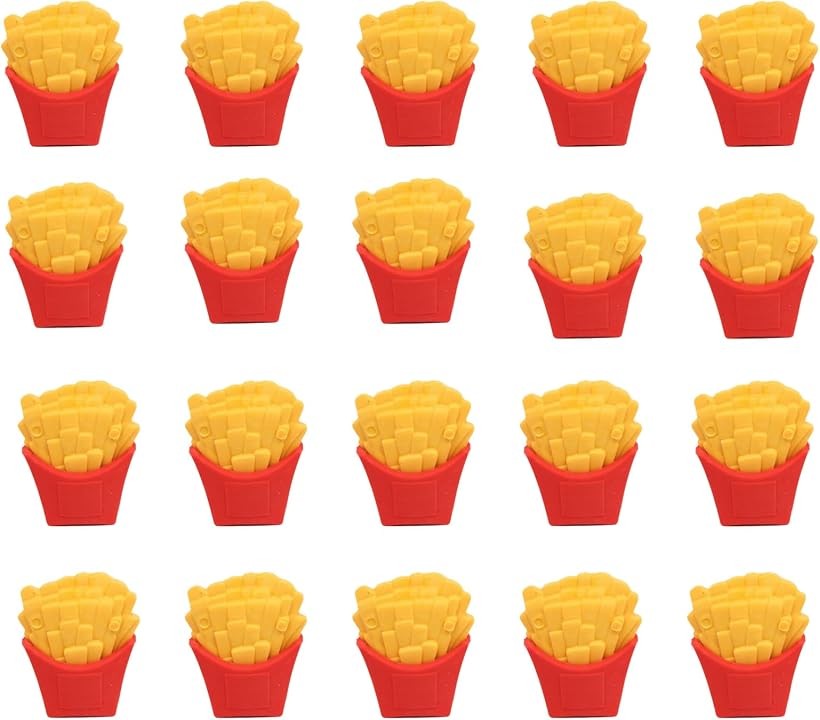 バリエーションコード : 2brydnkhpt商品コード2brydq3d1x商品名ポテト 面白消しゴムセット フライドポテトデザイン 文具 子ども 学校 景品 ギフトブランドシャンディニー(Chandeny)サイズ等20個セット「ポテトデザインの消しゴム」 フライドポテトをモチーフにした消しゴムセットです。本物そっくりのミニチュア感で、普通に使えるのに楽しい気分もプラス。クスッと笑えるデザインが子どもたちのやる気を引き出します。ちょっと個性的な文具を探している方や、学校用品に遊び心を取り入れたい保護者の方にピッタリです。「学校・プレゼントに」 小学生やキッズの学校用文具として使いやすいサイズです。お誕生日のプレゼントやご褒美、お楽しみ会の景品、イベント配布用にもバッチリ。子ども会や習い事で配ったり、プチギフトとして用意したり、色々な使い方ができます。普通の消しゴムじゃつまらないと感じる子どもたちにも喜ばれます。「おもしろ雑貨として楽しめる」 消しゴムとしての実用性を持ちながら、おもしろ雑貨としても楽しめます。パロディ風のフライドポテト形状が注目を集めて、デスクや筆箱のアクセントに。勉強の邪魔にならない程度の遊び心で、学習意欲を削がずに楽しさをプラス。文具コレクションとして集める楽しみもあります。「セットで揃えやすい」 複数個のセットだから、イベント景品や配布用にすぐ対応できます。ミニサイズで持ち運びや収納がラクラク。まとめ買いしておけば、急な配布用プレゼントにも慌てません。小さくて配りやすいサイズ感で、ちょっとしたお礼やお返しにもちょうどいい実用性です。「商品内容」フライドポテト型消しゴム「バリエーション」10個セット／20個セット／30個セット「サイズ」約3.0x2.5x1.3cm(1個あたり)※ 他ネットショップでも併売しているため、ご注文後に在庫切れとなる場合があります。予めご了承ください。※ 品薄または希少等の理由により、参考価格よりも高い価格で販売されている場合があります。ご注文の際には必ず販売価格をご確認ください。※ 沖縄県、離島または一部地域の場合、別途送料の負担をお願いする場合があります。予めご了承ください。※ お使いのモニタにより写真の色が実際の商品の色と異なる場合や、イメージに差異が生じることがあります。予めご了承ください。※ 商品の詳細（カラー・数量・サイズ 等）については、ページ内の商品説明をご確認のうえ、ご注文ください。※ モバイル版・スマホ版ページでは、お使いの端末によっては一部の情報が表示されないことがあります。すべての記載情報をご確認するには、PC版ページをご覧ください。
