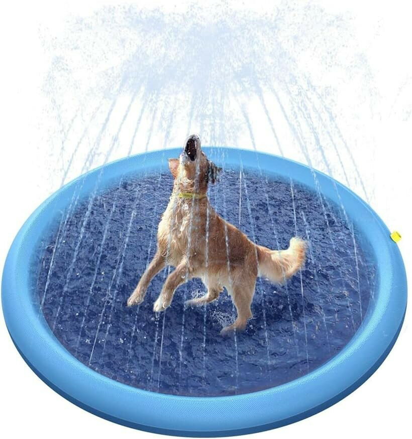 バリエーションコード : 2butt5iw1q商品コード2butthhr1r商品名ペット 暑さ対策 犬用プール 噴水プール マット 犬 シャワー 噴水 片付け簡単ブランドBoonoカラーブルーサイズ等S・直径100cm「犬用プール 噴水マット」 この「犬用プール 噴水 マット」は、愛犬の夏の水遊びに最適。暑い夏に愛犬が涼しく楽しく遊べるアイテム。水を噴水のように広げて、犬の体を冷やすことができ、快適な水遊びでワンちゃんも大喜び。「簡単設置。噴水機能付き」 設置が簡単で、ホースを繋げるだけで水が噴水のように流れます。手間なしで愛犬と一緒に楽しい時間を過ごせます。「丈夫なPVC」 丈夫なPVC素材を使用しており高品質素材で長持ち。愛犬が多少爪で引っかいても大丈夫。長時間使用しても壊れにくい耐久性を誇ります。「簡単なメンテナンス」 使用後はホースを抜けば、簡単に片づけができます。わずらわしさや手間がかからず、愛犬と楽しい水遊びのひとときを存分に楽しめます。「犬用噴水プール 仕様」 サイズ：Sサイズ/直径100cm、Mサイズ/直径150cm、Lサイズ/直径170cm 重さ：Sサイズ/約500グラム、Mサイズ/約780グラム、Lサイズ/約1000グラム 素材：PVC ＊モニターの環境により、色の見え方に若干差が生じる場合がございます。※ 他ネットショップでも併売しているため、ご注文後に在庫切れとなる場合があります。予めご了承ください。※ 品薄または希少等の理由により、参考価格よりも高い価格で販売されている場合があります。ご注文の際には必ず販売価格をご確認ください。※ 沖縄県、離島または一部地域の場合、別途送料の負担をお願いする場合があります。予めご了承ください。※ お使いのモニタにより写真の色が実際の商品の色と異なる場合や、イメージに差異が生じることがあります。予めご了承ください。※ 商品の詳細（カラー・数量・サイズ 等）については、ページ内の商品説明をご確認のうえ、ご注文ください。※ モバイル版・スマホ版ページでは、お使いの端末によっては一部の情報が表示されないことがあります。すべての記載情報をご確認するには、PC版ページをご覧ください。