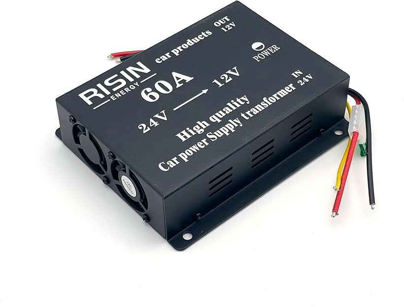バリエーションコード : 2br5xptx3v商品コード2butw8ldw0商品名bubulu 24V DC-DC コンバーター 60A 24Vから12V 大容量 電源 トラック バス 変換ブランドbubulu ブブルDCコンバーターはDC24V電圧をDC12Vの電圧に変換（降圧）できるため、普通車で使用出来る12Vアクセサリー類が使用出来たりとより低い電圧が必要なさまざまな用途に適しています。電圧を24V＞12Vに降圧する事で車内で12V製品が使用出来ますのでカーオーディオ、カーナビ、無線機、LEDランプ類などトラック、バスなどに最適です。コンパクトサイズ設計で設置場所にも困りません（水濡れや通気性の悪いところは避けて下さい）。取付も比較的簡単ですが取付に不安なお客様は専門業者や整備工場様に御依頼下さい。取付作業の際には不測の事態を考慮してバッテリー端子のマイナス側を外して下さい。また取付や御使用に関しましてのサポートは行っておりません。こちらの商品（DCコンバーター）は24Vから12Vへの変換（降圧）装置になりますので100V等家庭家電では使用できません。※ 他ネットショップでも併売しているため、ご注文後に在庫切れとなる場合があります。予めご了承ください。※ 品薄または希少等の理由により、参考価格よりも高い価格で販売されている場合があります。ご注文の際には必ず販売価格をご確認ください。※ 沖縄県、離島または一部地域の場合、別途送料の負担をお願いする場合があります。予めご了承ください。※ お使いのモニタにより写真の色が実際の商品の色と異なる場合や、イメージに差異が生じることがあります。予めご了承ください。※ 商品の詳細（カラー・数量・サイズ 等）については、ページ内の商品説明をご確認のうえ、ご注文ください。※ モバイル版・スマホ版ページでは、お使いの端末によっては一部の情報が表示されないことがあります。すべての記載情報をご確認するには、PC版ページをご覧ください。24V DC-DC コンバーターは60A対応の大容量モデルで、24Vから12Vへの安定した電圧変換を実現します。電源確保が重要なトラックやバスに最適な変換装置で、高い信頼性と効率性を兼ね備えています。