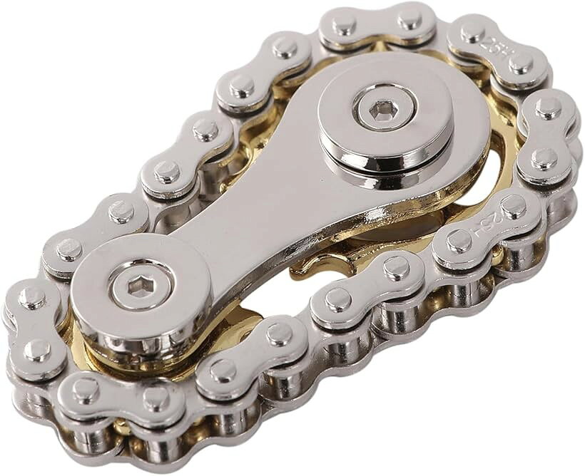 バリエーションコード : 2bu1if2fw3商品コード2bu1ylyon4商品名ハンドスピナー ギアスピナー フィジェットトイ 暇つぶし 脳トレブランドおもちゃの神様サイズ等チェーンギア「製品の特徴」車のチェーンのような繋がりが美しいハンドスピナー（ギアスピナー）。チェーンの回転を楽しむ、指で回す、switch2のマウスのように前後に転がして遊ぶなど、従来のスピナーにはない楽しみ方ができます。「サイズ」3.6x6cm 「重量」56g　「付属品」収納ケース(7x6x7cm)暇つぶし、脳トレーニング、運転休憩時の眠気さましなど、様々な用途に使用できます。「素材」 「回転時間」「使用例」暇つぶし、脳トレーニング、運転休憩時の眠気さましなど、様々な用途に使用可能。ポケットサイズなので、いつでもどこでも遊べます。収納ケース付きなので、持ち運びも快適。※ 他ネットショップでも併売しているため、ご注文後に在庫切れとなる場合があります。予めご了承ください。※ 品薄または希少等の理由により、参考価格よりも高い価格で販売されている場合があります。ご注文の際には必ず販売価格をご確認ください。※ 沖縄県、離島または一部地域の場合、別途送料の負担をお願いする場合があります。予めご了承ください。※ お使いのモニタにより写真の色が実際の商品の色と異なる場合や、イメージに差異が生じることがあります。予めご了承ください。※ 商品の詳細（カラー・数量・サイズ 等）については、ページ内の商品説明をご確認のうえ、ご注文ください。※ モバイル版・スマホ版ページでは、お使いの端末によっては一部の情報が表示されないことがあります。すべての記載情報をご確認するには、PC版ページをご覧ください。