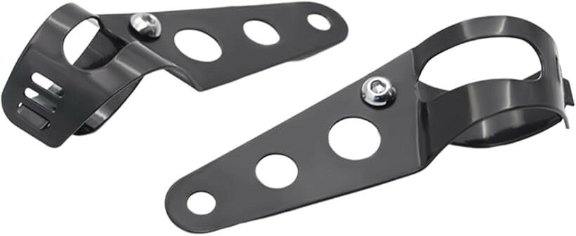 バリエーションコード : 2bjjvo839y商品コード2bjjvww2kt商品名互換品バイクパーツ ウインカーステー 汎用 フロントフォーク フレーム 固定 左右2個セット 28mm～34mm ロングタイプ ブラックブランドFJmarkカラーブラックバイク 汎用 ウインカー ステーになります。ロングタイプ なのでフロントフォークやフレームに取り付けしてご使用いただけます。取付ボルト付きなので商品到着後すぐに取付していただけます。ブラック、シルバーの2色からバイクにあわせたカラーをお選びいただけます。※ 他ネットショップでも併売しているため、ご注文後に在庫切れとなる場合があります。予めご了承ください。※ 品薄または希少等の理由により、参考価格よりも高い価格で販売されている場合があります。ご注文の際には必ず販売価格をご確認ください。※ 沖縄県、離島または一部地域の場合、別途送料の負担をお願いする場合があります。予めご了承ください。※ お使いのモニタにより写真の色が実際の商品の色と異なる場合や、イメージに差異が生じることがあります。予めご了承ください。※ 商品の詳細（カラー・数量・サイズ 等）については、ページ内の商品説明をご確認のうえ、ご注文ください。※ モバイル版・スマホ版ページでは、お使いの端末によっては一部の情報が表示されないことがあります。すべての記載情報をご確認するには、PC版ページをご覧ください。「バリエーション」ブラック / シルバー各2個セット「取付可能サイズ」約28mm～34mm「ウインカーボルト穴サイズ」約10mm、15mm、19mm