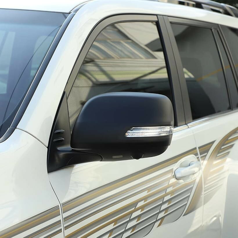 バリエーションコード : 2b24tfl2x8商品コード2b24t5uif5商品名車 ドアミラー サイドミラーカバー 外装 カスタム パーツ 左右セット ABS樹脂 トヨタ ランドクルーザープラド 2010-2019に対応 マットブラックブランドDIYUCARカラーマットブラック・「対応車種」トヨタ ランドクルーザープラド 2010-2019（購入前にモデルと外観を確認してください）・「優れる材質」高品質のABS樹脂でできており、耐摩耗性と耐腐食性、軽量、耐色性があり、長年にわたって問題なく使用できます。・「商品の性能」お車とのマッチ。それは車に豪華な装飾のアップグレードをもたらすことができます。・「取り付け簡単」取り付けが簡単で、車用の特別な粘着テープが付属しています。変更や車の損傷はありません。車のデコレーションとしても最適です。※ 他ネットショップでも併売しているため、ご注文後に在庫切れとなる場合があります。予めご了承ください。※ 品薄または希少等の理由により、参考価格よりも高い価格で販売されている場合があります。ご注文の際には必ず販売価格をご確認ください。※ 沖縄県、離島または一部地域の場合、別途送料の負担をお願いする場合があります。予めご了承ください。※ お使いのモニタにより写真の色が実際の商品の色と異なる場合や、イメージに差異が生じることがあります。予めご了承ください。※ 商品の詳細（カラー・数量・サイズ 等）については、ページ内の商品説明をご確認のうえ、ご注文ください。※ モバイル版・スマホ版ページでは、お使いの端末によっては一部の情報が表示されないことがあります。すべての記載情報をご確認するには、PC版ページをご覧ください。適合車種：トヨタランドクルーザープラド2010-2019に対応素材：ABS樹脂製製品重量：471G（包装あり）含むパッケージ：2個/セットインストール方法：1）貼り付ける表面をきれいにし、乾燥した清潔な状態に保ちます。2）製品の背面にあるテープをはがします。3）インストール後少なくとも2分は特に端を強く押してください。4）天候が寒い場合。最適な接続を提供するために、ヘアドライヤー（熱風吹き付け）を使用してください。5）水に触れないでください。設置後少なくとも72時間は乾燥した状態を保ちます。または、簡単に脱落します。自動車用に設計されています。高品質な素材を使用して製造されています。取り付けが簡単で、愛車を傷つけず、安心して購入できます。ご購入の際は、お手持ちの車の車種と商品タイトルの表記が一致していることをよくご確認ください。機種が一致しない場合は、取り付けができません。