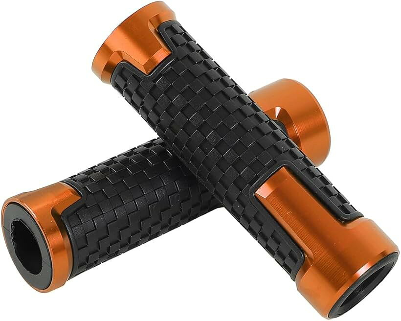 バリエーションコード : 2bj9i0nr3j商品コード2bj6x1t1gu商品名互換品 バイクグリップ バイクハンドル カスタム ラバー ゴム 滑り止め 22.2mm バーエンドブランドTKYカラーオレンジサイズ等22.2mm「愛車のカスタムに」バーエンド付きのバイクグリップになります。光沢のあるデザインとゴム製のグリップになっており、ハンドル周りのドレスアップにお使い頂けます。「滑り防止のラバーグリップ」グリップ部分はラバー付きですので、走行中の振動を軽減します。また、凹凸のついたグリップデザインで滑りを防止することができます。「差し込むだけの簡単取付」直径22.2mmのグリップ径に対応し、に差し込むだけで簡単に取り付けができます。汎用型でカラーも全7色ありますので幅広い車種にお使いいただけます。「商品詳細」本体左右2本、サイズ：縦120mm、対応ハンドル径：φ22.2mm、適応車種 グロム PCX CB400SF CB1300SF NMAX シグナスX ジョグ スーパーディオ ライブディオ ジャイロ などTKYオリジナルパッケージでご提供しております。仕入れ状況により一部仕様変更がある場合がございます。商標登録第6113063号※ 他ネットショップでも併売しているため、ご注文後に在庫切れとなる場合があります。予めご了承ください。※ 品薄または希少等の理由により、参考価格よりも高い価格で販売されている場合があります。ご注文の際には必ず販売価格をご確認ください。※ 沖縄県、離島または一部地域の場合、別途送料の負担をお願いする場合があります。予めご了承ください。※ お使いのモニタにより写真の色が実際の商品の色と異なる場合や、イメージに差異が生じることがあります。予めご了承ください。※ 商品の詳細（カラー・数量・サイズ 等）については、ページ内の商品説明をご確認のうえ、ご注文ください。※ モバイル版・スマホ版ページでは、お使いの端末によっては一部の情報が表示されないことがあります。すべての記載情報をご確認するには、PC版ページをご覧ください。