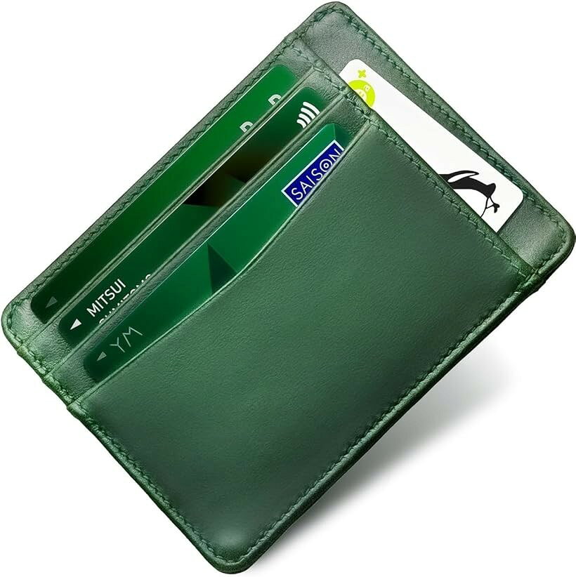 バリエーションコード : 2bj0q000p3商品コード2bj0wlqv2k商品名カードケース 薄型 メンズ イタリアンレザーの証明書付き カード入れ スリム コンパクト 薄い 革 本革 グリーンブランドLEAGOOカラーグリーン「高級イタリアンレザーのヌメ革／メンズカードケース」イタリア・トスカーナ地方の名門タンナー「YANKEE社」の牛本革。「YANKEE社の正規イタリアンレザーの証明タグ付き」商品一つひとつにシリアルナンバーが付与されています。本物思考の方にこそ使ってほしい正真正銘のイタリアンレザーです。「カードを入れた時のバランスを細かく設計」従来品のカードケースは、カードを入れた時のバランスが悪く、カードがはみ出るスペースも大きく、革がよれてしまいました。本商品は、その点を改善しました。「厚み0.5cmの極薄カードケース」カードを入れてもあまり膨らまず薄さを維持。ジャケットやパンツのポケットに入れても目立ちません。「カード8枚＋紙幣を収納可能」ちょうど良い革の固さで優れた耐久性と収納性を実現。表裏合計で8枚のカードを収納できます。カードを入れた時に頭部分が見えるようになっているので、どのカードがどこにあるか判別しやすいです。また、お札は真ん中のポケットに二つ折りで入れると、飛び出さずにきっちり収納できます。「日本皮革研究所による本革証明書取得済」一般財団法人「日本皮革研究所」による厳正な品質検査にて、天然皮革である証明書を取得しました（2023.9.20）「商品詳細」＊サイズ：約11.2cmx約8.4cmx約0.5cm　＊カラー：(1)キャメル(2)ダークブラウン(3)ブラック(4)ネイビー(5)グリーン　＊用途：カードケース・クレジットカードケース・ポイントカードケース・かーどけーす※ 他ネットショップでも併売しているため、ご注文後に在庫切れとなる場合があります。予めご了承ください。※ 品薄または希少等の理由により、参考価格よりも高い価格で販売されている場合があります。ご注文の際には必ず販売価格をご確認ください。※ 沖縄県、離島または一部地域の場合、別途送料の負担をお願いする場合があります。予めご了承ください。※ お使いのモニタにより写真の色が実際の商品の色と異なる場合や、イメージに差異が生じることがあります。予めご了承ください。※ 商品の詳細（カラー・数量・サイズ 等）については、ページ内の商品説明をご確認のうえ、ご注文ください。※ モバイル版・スマホ版ページでは、お使いの端末によっては一部の情報が表示されないことがあります。すべての記載情報をご確認するには、PC版ページをご覧ください。＊～あなたと共に歩み続ける～ 上質な革を使用することで革製品は長年あなたの隣に居続ける。使い込むほどに経年変化して様々な表情へと顔を変え、あなたと共に人生を歩み続ける。そのコンセプトにこだわり、上質で丈夫な革製品を心を込めてお届けいたします。＊カードケースを使っていて、こんなお悩みありませんか？ ＊これって本当に本革なの？ ＊カードを入れたら不均一で見た目が悪い ＊ぶ厚くてポケットに入れるとかさばる ＊固すぎるもしくは柔らかすぎて使いにくい ↓ ＊こんなお悩みを解決するのがLEAGOOのカードケースです。＊本革証明書取得済み＆イタリアンレザーの証明タグ付き ＊カードを入れた時のバランスを細かく設計 ＊0.5cmの厚さでかさばらずスマートにお出かけ可能 ＊ほどよい固さでカードを守ってくれて手触りも抜群 ＊2023年検査済み本革証明書 一般財団法人「日本皮革研究所」での検査を経て、本革（牛革）であることが証明された商品です。＊イタリアンレザーの証明タグ 商品一つひとつにYANKEE社製のシリアルナンバー入り証明タグをお付けしております。＊ツヤのある高級感あふれる仕上がり 「上品なツヤ」「高級感あふれる仕上がり」これらがYANKEE社製イタリアンレザーの大きな特徴です。就職祝い・誕生日・父の日・母の日など大切な方へのギフト・プレゼントとしてもおすすめです。＊カードを入れた時のバランスを細かく設計 同じような仕様のカードケースは、カードを入れた時のバランスが悪く、カードがはみ出るスペースも大きいという商品が多いです。そこで、当ブランドLEAGOOでは、カードを入れた時のバランスを細かく設計。綺麗にバランス良く収まるよう調整しています。＊極薄／0.5cmの厚み 厚みがたった0.5cmしかない超薄型のカードケースです。キャッシュレス派の方やコンパクトなものが好きなミニマリストにおすすめです。＊ほどよい固さで手触りも抜群 革が柔らかすぎるとカードが落ちやすくなってしまいます。固すぎるとカードの出し入れがしにくくなってしまいます。そうならないよう、ちょうど良い固さの革を素材にして商品開発しました。手に取っていただけると分かると思いますが、手によく馴染み使い勝手抜群です。＊カード8枚＋お札も収納可能 表に4つのカードポケットがあり、裏にも同じように4つのカードポケットがあります。真ん中にも1つポケットがあり、ここにお札を二つ折りで入れると飛び出さずにきっちり収まります。＊カラーラインナップ／5色展開 (1)キャメル (2)ダークブラウン (3)ブラック (4)ネイビー (5)グリーン ＊サイズ 横：約11.2cm 縦：約8.4cm 厚み：約0.5cm ＊ひとつひとつ手作りで製作 当ブランドでは、素材の特徴を生かすことにこだわり、ひとつひとつ心のこもった革製品を製作しています。職人が丁寧に仕上げた美しいステッチや本革ならではのエイジングが特徴です。ぬくもりのある革製アイテムをお届けいたします。＊本物だからこそ、傷や色むらがある 人の皮膚が1人1人違うように、牛の皮を加工した皮革も1枚1枚異なっています。雄牛同士の喧嘩で出来た傷、虫刺され、血管などが痕になって現れます。