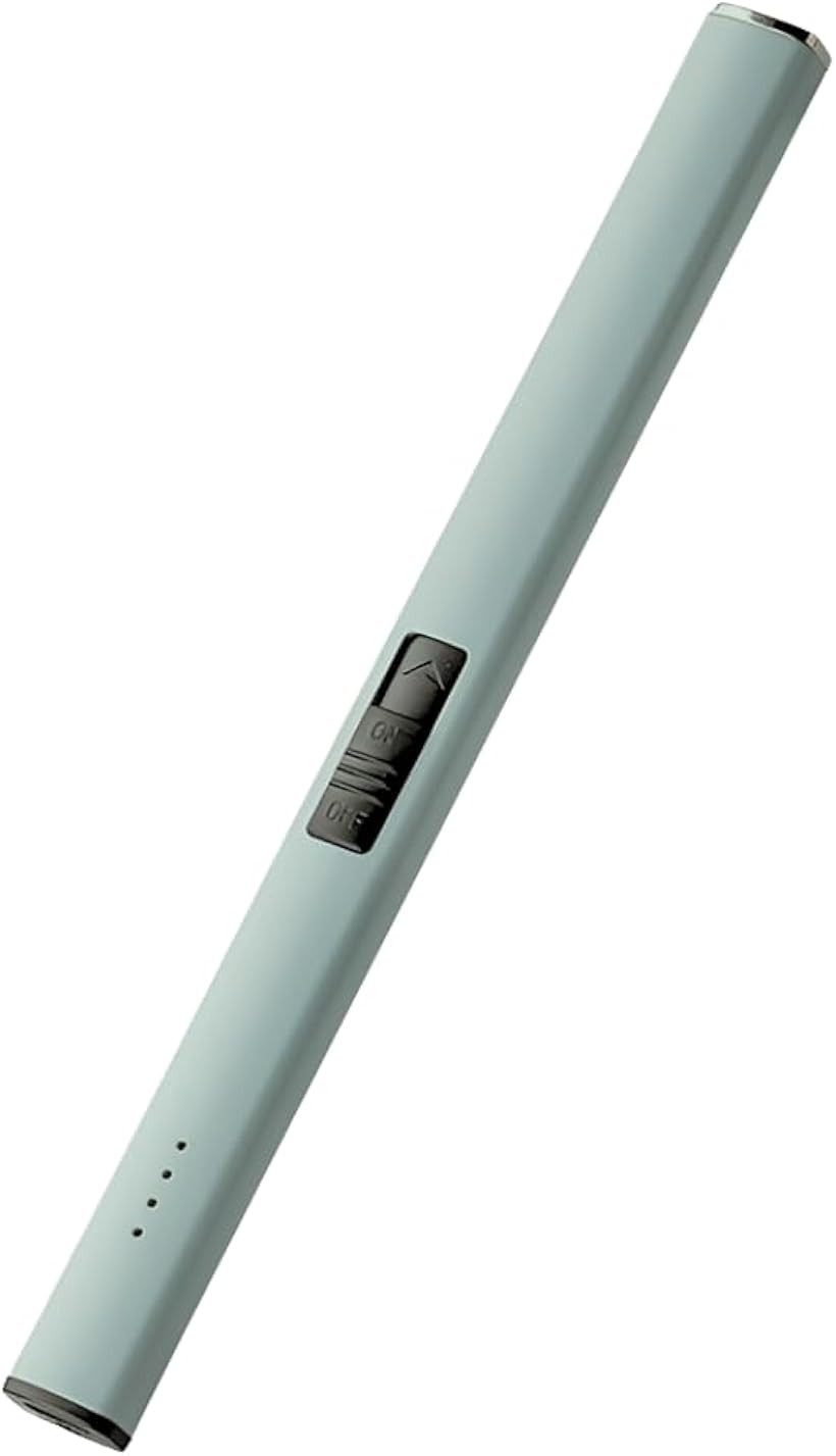 バリエーションコード : 2bj1kgwgd9商品コード2bj10q2hqo商品名電子ライター 火が出ない 充電式 キャンドルライター USB-TypeC プラズマライター キャンドル 線香 ローソク ペールアクアブランドInfiniGlowカラーペールアクア火が出ないので火が怖いと感じる方でも安心してご利用いただけます。適度な持ち手部分の長さがあり、火傷の心配が少なく、安全性に配慮したデザインです。従来のライターとは異なり、力をいれることなく簡単に操作できます。スライドしてボタンを押すだけで点火が可能で、手軽かつスムーズな利用ができる使いやすい操作性にこだわりました。オイルがなくて点かない、といった心配はありません。汎用性の高いType-Cで充電可能で、いつでもどこでも手軽に使用できるように設計されています。使わないときは点火部分およびスイッチが隠れているので、誤作動の心配がなく安全です。保護カバーをスライドさせ、点火スイッチを押す2重構造を採用しているため、安心してご使用いただけます。最大7秒間の点火で約70回の使用が可能です。※ 他ネットショップでも併売しているため、ご注文後に在庫切れとなる場合があります。予めご了承ください。※ 品薄または希少等の理由により、参考価格よりも高い価格で販売されている場合があります。ご注文の際には必ず販売価格をご確認ください。※ 沖縄県、離島または一部地域の場合、別途送料の負担をお願いする場合があります。予めご了承ください。※ お使いのモニタにより写真の色が実際の商品の色と異なる場合や、イメージに差異が生じることがあります。予めご了承ください。※ 商品の詳細（カラー・数量・サイズ 等）については、ページ内の商品説明をご確認のうえ、ご注文ください。※ モバイル版・スマホ版ページでは、お使いの端末によっては一部の情報が表示されないことがあります。すべての記載情報をご確認するには、PC版ページをご覧ください。＊サイズなどの詳細情報は画像をご覧ください。＊安全を考慮し、充電中は点火できない仕様となっておりますのでご注意ください。