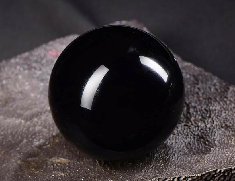 ムイビエン神秘的な自然の輝き 天然黒曜石 浄化用 パワーストーン 手のひらサイズ...