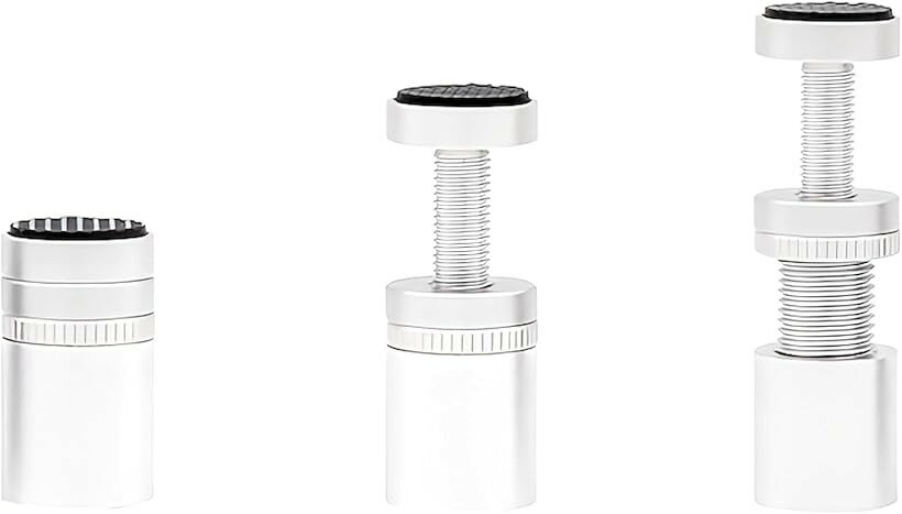 バリエーションコード : 2bjppckir2商品コード2bjppkt4ff商品名互換品グラフィックボードスタンド GPUスタンド 垂れたるみ防止ブラケット ATX/M-ATX/ITXサイズのPCケースに対応 GPUサポートブランドスモールラボカラーシルバーサイズ等Sサイズ2.6～5cm「特徴」工具要らずで気軽に設置可能です。グラフィックボードの垂れによる接触不良を防止し長持ちします。「機能」グラフィックボードの垂れ防止。たるみ防止。上下両側パッド入りでズレを防止。「互換性」ATX/M-ATX/ITXサイズのPCケースに対応。「商品サイズ」1.5cmx2.6～5cm(直径x高さ)、1.3cmx4.8～8cm(直径x高さ)、1.3cmx7.2～12cm(直径x高さ)「付属品」本体※ 他ネットショップでも併売しているため、ご注文後に在庫切れとなる場合があります。予めご了承ください。※ 品薄または希少等の理由により、参考価格よりも高い価格で販売されている場合があります。ご注文の際には必ず販売価格をご確認ください。※ 沖縄県、離島または一部地域の場合、別途送料の負担をお願いする場合があります。予めご了承ください。※ お使いのモニタにより写真の色が実際の商品の色と異なる場合や、イメージに差異が生じることがあります。予めご了承ください。※ 商品の詳細（カラー・数量・サイズ 等）については、ページ内の商品説明をご確認のうえ、ご注文ください。※ モバイル版・スマホ版ページでは、お使いの端末によっては一部の情報が表示されないことがあります。すべての記載情報をご確認するには、PC版ページをご覧ください。
