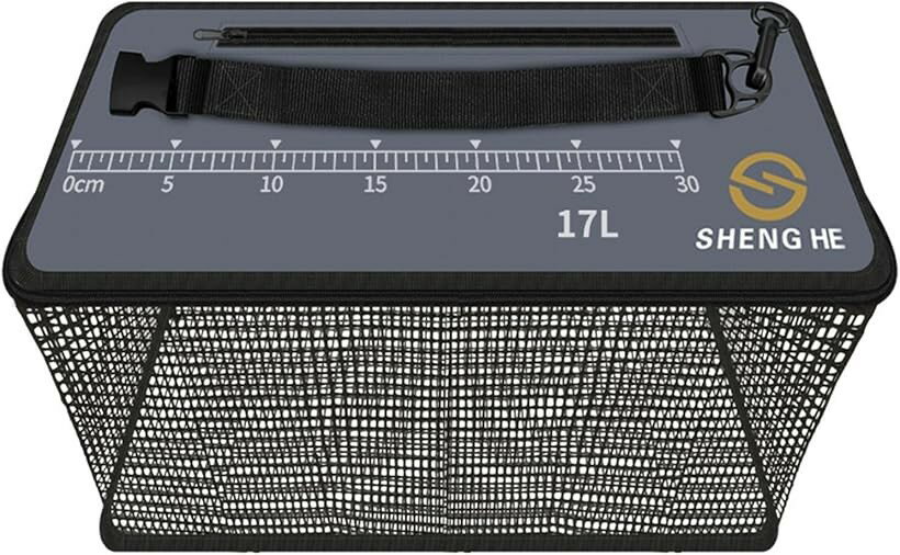 バリエーションコード : 2b9j39lcki商品コード2b9j39jri3商品名スカリ 折り畳み フローティングスカリ 活かし網 釣り 釣り用ケース バッカン サイズ測定 メモリ付き 海釣り 磯釣りブランドazumafyカラーグレイサイズ等17L「大容量」大容量フローティングスカリとなります。大物が連れても安心できるサイズでありながら、折りたたみ出来るタイプなのでコンパクトに持ち運びが可能です。17L 、22L 、29Lの3サイズからお選びいただけます。網の中は　釣れた魚同士の接触を軽減するために仕切りを無くし、魚の鮮度を保つための最適な設計になっています。上部に大きめのファスナーが付いており、蓋を全開にしなくてもスムーズに魚を出し入れすることができます。さらに蓋には釣った魚を測れる簡易なメジャーまでプリントしてあり、その場でサイズを確認できます。フローティングタイプスカリのため　釣った魚を網に入れたまま浮かせておくことが出来ます。それにより魚の鮮度を保ったまま捕獲しておくことができます。「ロープ付属」5メートルのロープを付属しており　本体の持ち手に取り付けることが出来るため、様々なシーンで役に立ちます。＊折りたたんだ状態でのお届けになります。取扱い説明書は付属しておりません。予めご了承ください。※ 他ネットショップでも併売しているため、ご注文後に在庫切れとなる場合があります。予めご了承ください。※ 品薄または希少等の理由により、参考価格よりも高い価格で販売されている場合があります。ご注文の際には必ず販売価格をご確認ください。※ 沖縄県、離島または一部地域の場合、別途送料の負担をお願いする場合があります。予めご了承ください。※ お使いのモニタにより写真の色が実際の商品の色と異なる場合や、イメージに差異が生じることがあります。予めご了承ください。※ 商品の詳細（カラー・数量・サイズ 等）については、ページ内の商品説明をご確認のうえ、ご注文ください。※ モバイル版・スマホ版ページでは、お使いの端末によっては一部の情報が表示されないことがあります。すべての記載情報をご確認するには、PC版ページをご覧ください。