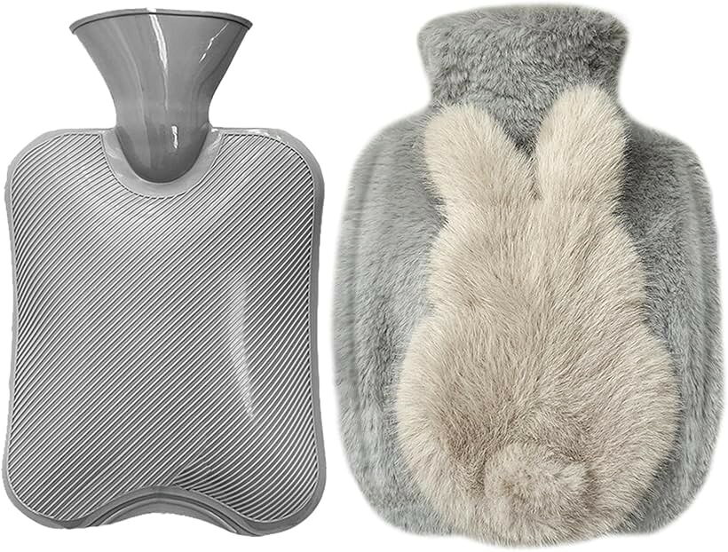 バリエーションコード : 2b9r04jll4商品コード2b9r0hurun商品名湯たんぽ うさぎ お湯 ゆたんぽ 冷え対策 防寒グッズ エコ 省エネ カバー付き グレーブランドsac taskeカラーグレー湯たんぽは、冬の防寒や冷え対策、夏は氷枕として通年使える便利グッズ。丸いフォルムとしっぽがかわいいウサギカバー付き。もふもふのボア素材でリアルな触り心地。優しい色味のピンク、グレー、ブラウンの全3色。使い方簡単。本体のキャップを開け2/3までお湯を入れます。氷も2/3を目安に。本体の空気を抜きながらキャップを閉めます。かわいいうさぎカバーに湯たんぽを入れるだけ。注水口が大きく開くので、お湯や氷がこぼれにくく便利。ゆたんぽ、氷嚢は通年使えてエコ。折り畳めるので携帯に便利。フェムケア、スポーツ観戦、アウトドア、BBQ、釣り、キャンプの防寒、防災グッズに。PVC製で耐久性に優れニオイも気にならない。大き目の注水口、蓋はしっかり密閉。ゆたんぽは、電力を使わずお湯でじんわり温めるので電気代の心配も不要で省エネ。布団の中で約8時間、お腹や腰で4～5時間程度温かさが持続します。触り心地のよいうさぎカバーで癒し効果も。プレゼントや色違いでそろえても。湯たんぽ、カバー色：ピンク、グレー、ブラウン＊本体の2/3を目安にお湯、氷を入れてください＊氷を入れる際は氷のうの破損を防ぐためなるべく丸い氷を使用してください＊モニターの環境により、色の見え方に若干差が生じる場合がございます。※ 他ネットショップでも併売しているため、ご注文後に在庫切れとなる場合があります。予めご了承ください。※ 品薄または希少等の理由により、参考価格よりも高い価格で販売されている場合があります。ご注文の際には必ず販売価格をご確認ください。※ 沖縄県、離島または一部地域の場合、別途送料の負担をお願いする場合があります。予めご了承ください。※ お使いのモニタにより写真の色が実際の商品の色と異なる場合や、イメージに差異が生じることがあります。予めご了承ください。※ 商品の詳細（カラー・数量・サイズ 等）については、ページ内の商品説明をご確認のうえ、ご注文ください。※ モバイル版・スマホ版ページでは、お使いの端末によっては一部の情報が表示されないことがあります。すべての記載情報をご確認するには、PC版ページをご覧ください。
