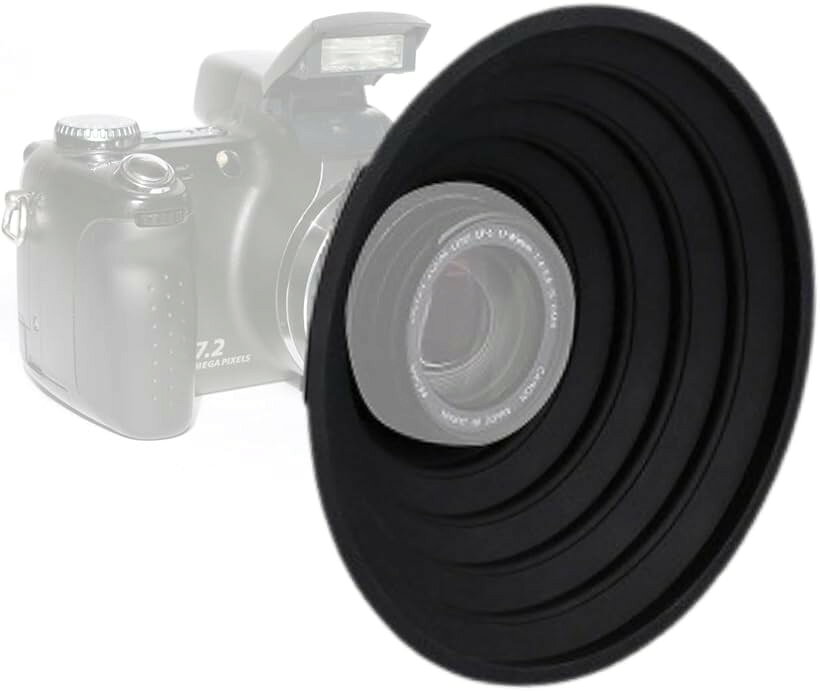 バリエーションコード : 2b9k5jcq1r商品コード2b9k5jw9nk商品名カメラレンズフード レンズフード 夜景撮影 カメラ用 レンズフード 反射防止 映り込み防止 一眼レフカメラ用 レンズ フード 70-90mmブランドMO FACTORYサイズ等70-90mm反射防止効果：余計な光の反射をしっかり抑えることで、クリアで鮮明な画像を実現、特に明るい環境や逆光での撮影時に効果を発揮し、プロ並みの写真が可能に映り込み防止：不要な映り込みを徹底的に防ぎ、特に夜景や窓越しの撮影で優れたパフォーマンスを発揮する、鮮やかな写真を求める方に最適なアクセサリー夜景撮影に最適：夜景や逆光での撮影時にコントラストを高め、美しいディテールを再現、夜間の撮影でも驚くほどクリアな画像を実現する広範囲対応：50-70mmと70-90mmのレンズに対応する汎用性の高い設計で、風景からポートレートまであらゆるシーンで活躍する、1つで多用途に使えるのが魅力簡単取り付け：初心者でも簡単に装着可能な設計で、ストレスなく使い始められる、素早く取り付けられるので、撮りたい瞬間を逃しません※ 他ネットショップでも併売しているため、ご注文後に在庫切れとなる場合があります。予めご了承ください。※ 品薄または希少等の理由により、参考価格よりも高い価格で販売されている場合があります。ご注文の際には必ず販売価格をご確認ください。※ 沖縄県、離島または一部地域の場合、別途送料の負担をお願いする場合があります。予めご了承ください。※ お使いのモニタにより写真の色が実際の商品の色と異なる場合や、イメージに差異が生じることがあります。予めご了承ください。※ 商品の詳細（カラー・数量・サイズ 等）については、ページ内の商品説明をご確認のうえ、ご注文ください。※ モバイル版・スマホ版ページでは、お使いの端末によっては一部の情報が表示されないことがあります。すべての記載情報をご確認するには、PC版ページをご覧ください。このカメラレンズフードは、一眼レフカメラ用に設計された高品質なレンズフードです。反射防止・映り込み防止の効果があり、特に夜景撮影でその実力を発揮します。レンズへの余分な光の侵入を防ぎ、クリアで高コントラストな写真を撮影可能に。2サイズあり、50-70mmと70-90mmのレンズに対応し、取り付けも簡単。どなたでも手軽にご利用いただけます。