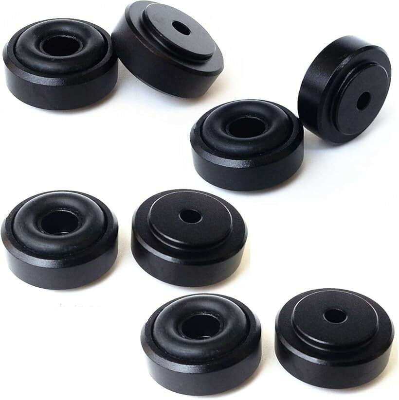 バリエーションコード : 2bjw8ddwdh商品コード2b9gc966i4商品名インシュレーター オーディオ 用 インシュレーター スピーカー ハウリング防止 円形タイプ 8個セットブランドVICHE CATTカラーブラック.高音質でサウンドを楽しみたい。「インシュレーター」はそんな方が、オーディオ音質を向上させたいときに使うアイテムです。オーディオ機器の下に置いて使用することで、アンプやスピーカーなどの音響機器が音を出す時に生じる振動を抑え、共振現象で生じるハウリングを防止できます。振動吸収効果は低音の迫力や音楽の詳細さを増加させ、クリスタルクリアなサウンドを楽しめます。また防音効果にも役立ちます。振動が生じるオーディオ機器の底面に設置することでハウリング防止機能を発揮します。また床からくる振動も抑えるので、オーディオ機器にその振動が伝わりにくくなり、音飛びも少なくなります。設置方法は簡単。両面テープとネジ留めで選ぶことができ、M4のネジ穴も完備しています。（両面テープ、ネジは別途ご購入ください) 商品はアルミ合金製のため軽くて丈夫です。「お得な8個セット」なので音響機器のサイズに合わせ使用個数調整可能。しかもカラーが、ブラックとシルバーの2種類あるため、お好みに合わせ音響機器に取り付けて楽しめます。ブラックはクラシックでスタイリッシュなスタイルを強調。CDプレーヤーやターンテーブルなどにおすすめ。また、黒のギターアンプなどに使用するとシックなイメージが強調されます。シルバーはクリーンでシンプルな外観をを提供。モダンなオーディオ機器との組み合わせがよく似合います。この商品はスピーカー、アンプ、楽器、ターンテーブル、CD / DVDプレーヤー、レコーダーなどの様々な音が出る機器に幅広く使用可能。例えば、スピーカーに使用すると音質の向上とともに、低音の精度や音楽の詳細さが増し、ノイズが減少します。アンプでは外部の振動や共振を抑えることで、クリーンな音質を維持できます。また、非常に振動に敏感なアナログレコードプレーヤーのターンテーブルで使用すると、レコードの再生品質が向上しノイズが減少します。オーディオ用 インシュレーター スピーカー（2バリエーション、8個セット） カラーはブラック、シルバーの2種類。サイズ：直径約2cmx高さ約0.8cm 中央穴：表面約0.35cm、裏面約0.6cm 素材：アルミ合金 重さ：約41，3g（8個分） ネジ穴径：M4 設置方法は両面テープやネジなどで固定してください。（別途ご購入ください。）※ 他ネットショップでも併売しているため、ご注文後に在庫切れとなる場合があります。予めご了承ください。※ 品薄または希少等の理由により、参考価格よりも高い価格で販売されている場合があります。ご注文の際には必ず販売価格をご確認ください。※ 沖縄県、離島または一部地域の場合、別途送料の負担をお願いする場合があります。予めご了承ください。※ お使いのモニタにより写真の色が実際の商品の色と異なる場合や、イメージに差異が生じることがあります。予めご了承ください。※ 商品の詳細（カラー・数量・サイズ 等）については、ページ内の商品説明をご確認のうえ、ご注文ください。※ モバイル版・スマホ版ページでは、お使いの端末によっては一部の情報が表示されないことがあります。すべての記載情報をご確認するには、PC版ページをご覧ください。