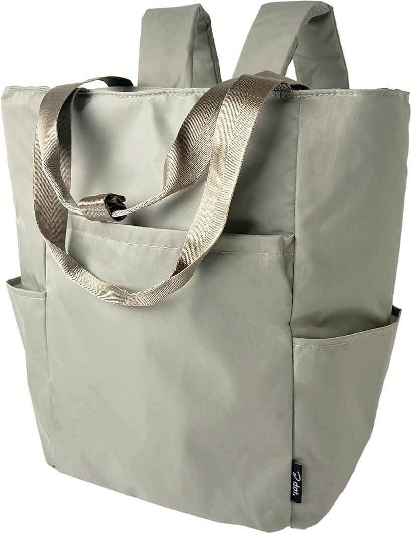 バリエーションコード : 2b9gvoqj8s商品コード2b9gv2k2ju商品名保冷リュック 20L 保冷バッグ クーラーバッグ 2way 保冷 保温 大容量 止水ファスナー 撥水 買い物バッグ レジカゴバッグ トートバッグ バックパック BBQ キャンプ レジャーブランドdot.カラーグレージュサイズ等20L「2WAYで使える保冷バッグ」リュックにもトートにもなる2WAY設計で、使い方は自由自在。荷物の量やシーンに応じて持ち方を変えられるため、移動が多い方にも便利です。両手が空くので買い物や通勤、子育て中の外出にも活躍。トートリュックとしての機能性と、保冷バッグとしての役割をしっかり果たす実用的なアイテムです。「しっかり冷やす高保冷構造」内部に断熱材となるウレタンを使用し、冷たさを長時間キープ。真夏の移動やアウトドアでも安心です。また保冷力を実証するため、国内の検査機関にて保冷力テスト済み。使いやすと保冷力を両立したバッグに仕上げました。「選べる3色＆どんな服にも合わせやすい」カラーはブラック、グレージュ、カーキの3色展開。どれも落ち着いた色味で、シンプルコーデからカジュアル、アウトドアスタイルまで幅広くマッチします。ユニセックスなデザインなので、男女問わず使えます。「20Lのたっぷり容量」容量は約20L。幅31cmx奥行18cmx高さ39cmのサイズで、ペットボトルや複数のお弁当、冷凍食品などもしっかり収納可能。ピクニックやBBQ、運動会やスポーツ観戦などの屋外イベントだけでなく、買い物バッグ、レジカゴバッグ代わりとしても大活躍です。※ 他ネットショップでも併売しているため、ご注文後に在庫切れとなる場合があります。予めご了承ください。※ 品薄または希少等の理由により、参考価格よりも高い価格で販売されている場合があります。ご注文の際には必ず販売価格をご確認ください。※ 沖縄県、離島または一部地域の場合、別途送料の負担をお願いする場合があります。予めご了承ください。※ お使いのモニタにより写真の色が実際の商品の色と異なる場合や、イメージに差異が生じることがあります。予めご了承ください。※ 商品の詳細（カラー・数量・サイズ 等）については、ページ内の商品説明をご確認のうえ、ご注文ください。※ モバイル版・スマホ版ページでは、お使いの端末によっては一部の情報が表示されないことがあります。すべての記載情報をご確認するには、PC版ページをご覧ください。