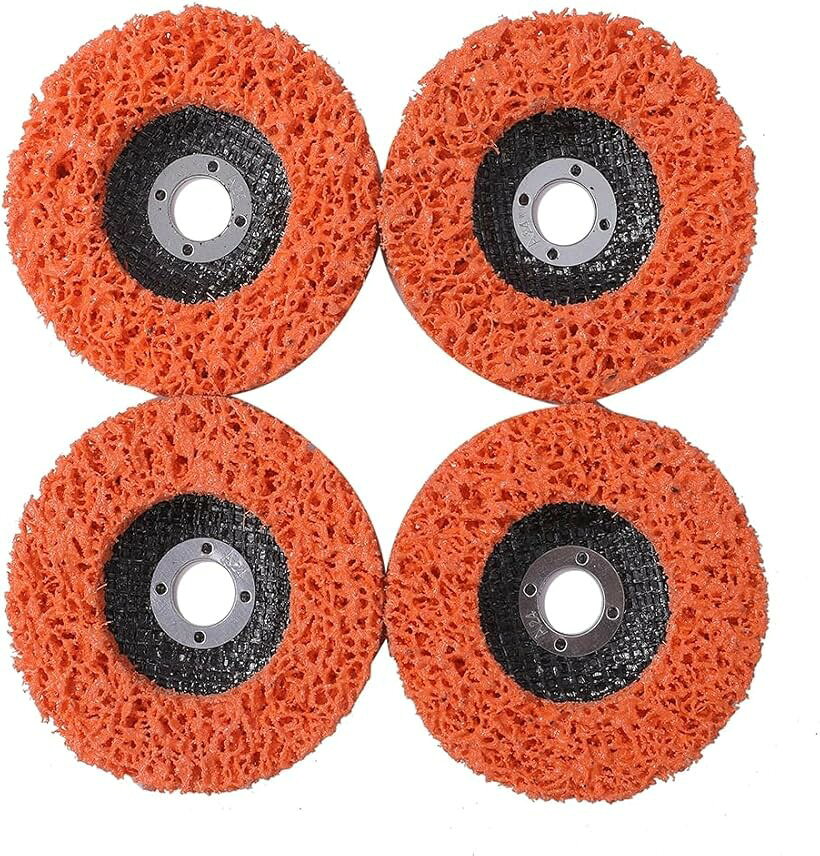 バリエーションコード : 2brptng01k商品コード2bufuipypx商品名ディスクグラインダー 研磨ディスク 100mm サビ 除去 研磨 研削 ペンキ 塗装落とし つや消し 錆取り サンダー グラインダー クリーニングディスクブランドHonesty Mouthカラー05:ソフト(4個セット)「サビ取り・塗装はがし」 ディスクグラインダー用のナイロン製研磨ディスク。頑固なサビ取り、ペンキ・塗料落とし、つや消し、表面の剥離作業、溶接部のスラグやビード削り、鋼板の黒皮(黒点)除去にも最適。高密度ナイロン素材のため金属本体を削りすぎることなく、表面の付着物だけを効率よく除去します。「目詰まりしにくい・下地処理に最適」 厚い塗膜面でも目詰まりしにくく、摩擦熱による焼き付きも抑えるため、長期間安定した研磨力が持続します。作業後は適度な粗面が得られるため、その後の接着剤や塗料の密着性が大幅に向上し、塗装前の下地作りにも最適。「ワイヤーブラシより安全・静音」 ワイヤーブラシと比較して、作業中の金属線の飛散(跳ね返り)がほとんどないため安全に作業が行えます。振動や騒音も抑えられており、長時間のDIYやプロの現場作業でも疲れにくい設計。100mmの標準サイズなので多くのグラインダーに互換性があります。「選べる研磨ディスク」 作業内容に応じて青、紫、黒、オレンジの色から選択できます。黒は標準的な研磨、紫や青はより強力な剥離、オレンジは仕上げ等、金属から木材の研磨まであらゆる材料を滑らかに仕上げます。凹凸面や曲面にもよくなじみ、迅速な作業をサポートできるナイロンディスクです。「サイズ」 直径:100mm 穴径:16mm 厚さ:15.5mm。サビ落とし、付着物や塗料・塗装・ペンキはがし、金属のやすりがけ、鉄・鋳物・非鉄金属のクリーニング、木工の下地作りまで多用途に活躍。※ 他ネットショップでも併売しているため、ご注文後に在庫切れとなる場合があります。予めご了承ください。※ 品薄または希少等の理由により、参考価格よりも高い価格で販売されている場合があります。ご注文の際には必ず販売価格をご確認ください。※ 沖縄県、離島または一部地域の場合、別途送料の負担をお願いする場合があります。予めご了承ください。※ お使いのモニタにより写真の色が実際の商品の色と異なる場合や、イメージに差異が生じることがあります。予めご了承ください。※ 商品の詳細（カラー・数量・サイズ 等）については、ページ内の商品説明をご確認のうえ、ご注文ください。※ モバイル版・スマホ版ページでは、お使いの端末によっては一部の情報が表示されないことがあります。すべての記載情報をご確認するには、PC版ページをご覧ください。「幅広い用途に対応するプロ仕様の研磨ディスク」本製品はDIYからプロの金属加工現場まで幅広く対応する、ディスクグラインダー・サンダー対応の高密度ナイロン研磨パッドです。「国内主要メーカーの工具に適合」マキタ (Makita)、HiKOKI (ハイコーキ/旧日立工機)、リョービ (RYOBI/京セラ)、ボッシュ (BOSCH) など、国内で普及している100mmサイズ（穴径16mm）のディスクグラインダー・サンダーに幅広く適合します。予備としても最適なお得な4個セットです。「主な使用シーン」・鉄工、造船、自動車整備、バイクレストアにおける強力なサビ取り、錆落とし・古い塗装の剥離、ペンキ落とし、DIY塗装の下地処理・溶接後のスラグ除去、ビード削り、スパッタ除去・鋼板、鉄板、ステンレスの黒皮(黒点)除去、表面クリーニング・木材、コンクリート、FRPの表面調整、つや消し仕上げ、バリ取り「抜群の作業性と安全性」 特殊なオープン構造のナイロン不織布を採用しているため、目詰まりが少なく、摩擦熱による素材の変色や焼き付きを抑えます。またワイヤーブラシのように金属線が飛散して刺さる心配がなく、安全かつ静かに作業を進められるのが大きなメリットです。「4色のカラーバリエーション」サビ落としや塗装剥がしなどの「削る作業」から、表面を滑らかにする「仕上げ作業」まで、用途に合わせて最適なディスクを使い分け可能です。「製品仕様」・サイズ：外径100mm / 穴径16mm / 厚み15.5mm・タイプ：ナイロン不織布研磨材