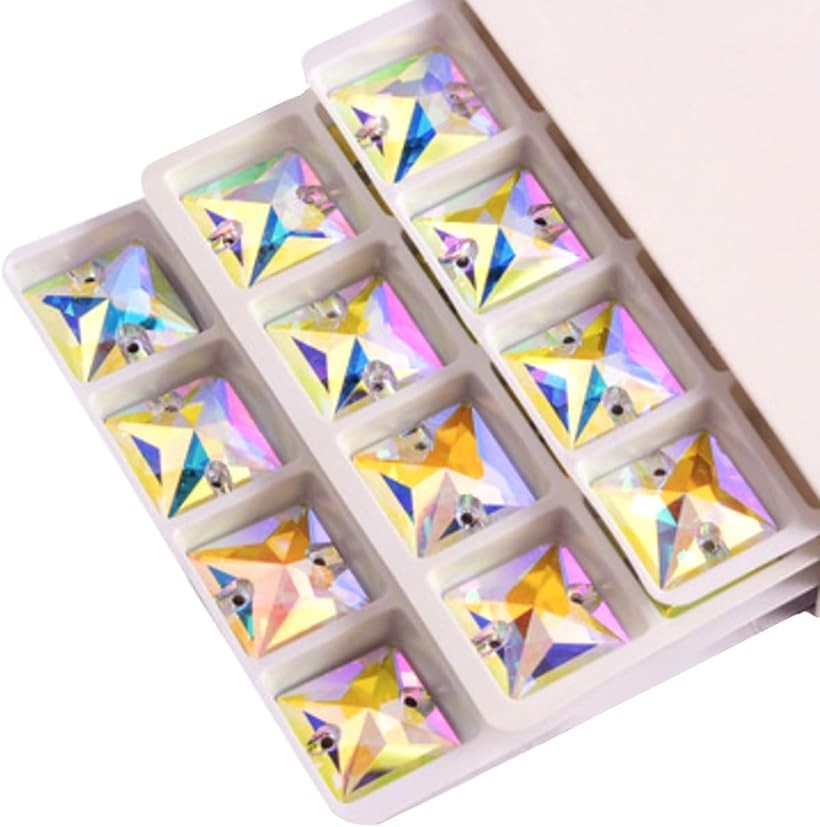 バリエーションコード : 2buiy336lq商品コード2buiywf103商品名A5ランク プレミアムランク 装飾用 ガラスビジュー ガラスストーン 高輝度 ビジュー パーツ ソーオン ソーオンビジュー ガラスビーズ ラインストーン 四角 スクエア型 手芸用 縫い付け 縫いつけビジュー 衣装パーツ AB彩クリスタルオーロラ オーロラブランドHapipaカラー12mm「色　カラー」AB彩　クリスタルオーロラ　高級プレミアムライン「素材」ガラス（高輝度ガラス）「形」スクエア型　四角　底面は平　フラット「タイプ」ソーオン　縫いつけ用　両脇に穴が2つ空いています。「サイズと個数」10mm（45個)，　12mm（28個)， 14mm(28個） 16mm（15個)「用途」レオタード　ドレス　衣装制作などの装飾用　手芸などのDIY ・オーロラレインボーのように美しい輝きですので、衣装の装飾、デコパーツ、 ハンドメイド、ドレス、レオタードの装飾に最適なビジューです。「使いやすいポイント」制作で便利なプラスチックのトレー付きでお届けします。＊トレーの形は時期によって変わることもあります。※ 他ネットショップでも併売しているため、ご注文後に在庫切れとなる場合があります。予めご了承ください。※ 品薄または希少等の理由により、参考価格よりも高い価格で販売されている場合があります。ご注文の際には必ず販売価格をご確認ください。※ 沖縄県、離島または一部地域の場合、別途送料の負担をお願いする場合があります。予めご了承ください。※ お使いのモニタにより写真の色が実際の商品の色と異なる場合や、イメージに差異が生じることがあります。予めご了承ください。※ 商品の詳細（カラー・数量・サイズ 等）については、ページ内の商品説明をご確認のうえ、ご注文ください。※ モバイル版・スマホ版ページでは、お使いの端末によっては一部の情報が表示されないことがあります。すべての記載情報をご確認するには、PC版ページをご覧ください。