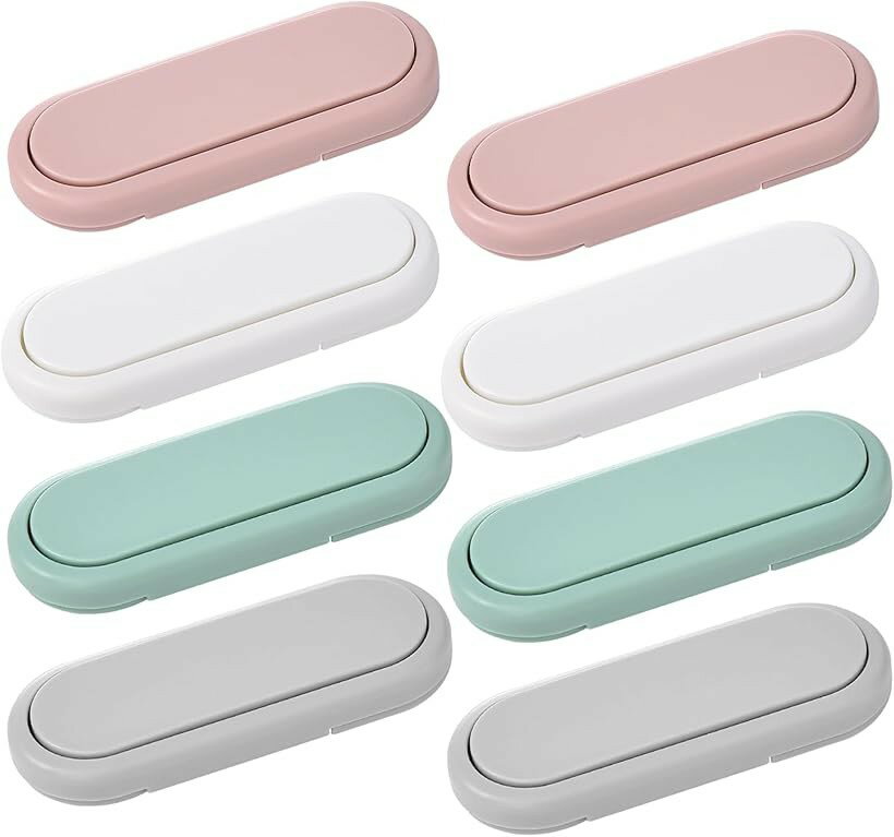 バリエーションコード : 2bu8r4l3wi商品コード2bu8k2n16t商品名チャイルドロック 子供 赤ちゃん 指挟み防止 キャビネットロック いたずら防止 引き出しロック 引き戸 食器棚 扉 冷蔵庫 ドアロック ストッパーブランド5WYOUKEカラーカラー（8pcs）「子供の安全」「いたずら防止」ロックを解除しないと開かないので様々なドアや扉・引き出しから赤ちゃんの指はさみや転倒を防止します。好奇心旺盛な赤ちゃんは引き出しから鋭いものや危険物を持ち出す恐れがあります。このドアロックで包丁やハサミ等収納している引き出しをしっかりとロックして、赤ちゃんを予期せぬ危険から守ります。「防災対策＆ペットいたずら防止」冷蔵庫、テレビ台や食器棚など両開き引き出しなどに取付け、地震の際の揺れによる開放防止に役立ちます。ベビーガードの安全ロックは、元気いっぱいのペットが家を混乱させるのを防ぐのにも役立ちます。「高品質ABS樹脂製」非毒性、無味、環境に優しいABS素材を使用し、耐衝撃性が高いです。安全素材なので、赤ちゃん向けにふさわしいのでご使用いただけます。「取り付け簡単＆家具を傷つけない」耐久性の強い粘着テープを採用して、取り付ける時にねじの調整は要らなくて取り付け便利。簡単に 洗浄でき、痕跡が残さない。はがれにくい場合は少し熱する時間を長めにして、熱風をあてながらはがしてください。「商品の情報」このチャイルドロックには、8個の安全ロックが含まれています。サイズ：9x3.5cm、色: ホワイト/グリーン/ピンク/グレー各2個。※ 他ネットショップでも併売しているため、ご注文後に在庫切れとなる場合があります。予めご了承ください。※ 品薄または希少等の理由により、参考価格よりも高い価格で販売されている場合があります。ご注文の際には必ず販売価格をご確認ください。※ 沖縄県、離島または一部地域の場合、別途送料の負担をお願いする場合があります。予めご了承ください。※ お使いのモニタにより写真の色が実際の商品の色と異なる場合や、イメージに差異が生じることがあります。予めご了承ください。※ 商品の詳細（カラー・数量・サイズ 等）については、ページ内の商品説明をご確認のうえ、ご注文ください。※ モバイル版・スマホ版ページでは、お使いの端末によっては一部の情報が表示されないことがあります。すべての記載情報をご確認するには、PC版ページをご覧ください。商品仕様「商品名」：チャイルドロック「サイズ」：約9x3.5cm「素材」：エコABS「カラー」：ホワイト、グレー、ピンク、グリーン「適用家具」：キャビネット、引き出し、冷蔵庫、ワードローブなど「適用素材」：大理石、木材、金属など「適用形状」：180度平行に取り付け「注意事項」：取り付けの際はしっかりと押し、12時間後にご使用ください。安全対策「赤ちゃんのケガ防止」「地震対策」「ペットのいたずら対策」特徴「子供の安全」好奇心旺盛な赤ちゃんは引き出しから鋭いものや危険物を持ち出す恐れがあります。「いたずら防止」ロックを解除しないと開かないので様々なドアや扉・引き出しから赤ちゃんの指はさみや転倒を防止します。「防災対策＆ペットいたずら防止」冷蔵庫、テレビ台や食器棚など両開き引き出しなどに取付け、地震の際の揺れによる開放防止に役立ちます。ベビーガードの安全ロックは、元気いっぱいのペットが家を混乱させるのを防ぐのにも役立ちます。「強力テープ」耐久性の強い粘着テープを採用して、取り付ける時にねじの調整は要らなくて取り付け便利。簡単に洗浄でき、痕跡が残さない。「高品質ABS樹脂製」非毒性、無味、環境に優しいABS素材を使用し、赤ちゃん向けにふさわしいので、ご使用いただけます。「違和感ない」さまざまな色をご用意していますので、家具の色に合わせて自由にお選びいただけます。シンプルなデザインなので、インテリアとしても目立たず、赤ちゃんの注意を引きません。「幅広い用途」この製品は、キャビネットや戸棚、キッチンの引き出し、両開き扉などの家具に幅広く適用できます。ご自宅はもちろん、保育園やオフィス、飲食店などでの地震対策としても活用できます。また、室内でペットを飼っている方でも、ストッパーを取り付けることで外出が可能です 。