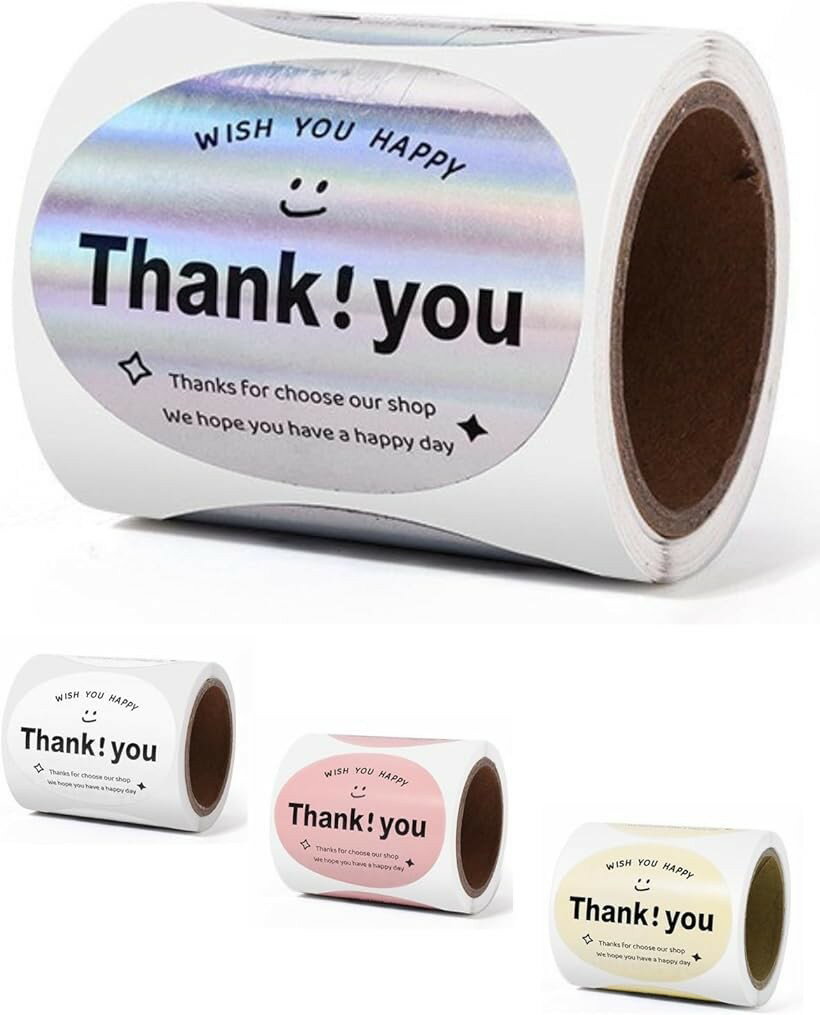 バリエーションコード : 2buhifw60k商品コード2buro8dhcj商品名サンキューシール thank you 感謝シール ありがとう ギフトブランドLEZARINOカラーシルバー大「大きめサイズ」6x5cmで存在感たっぷり。感謝の気持ちがしっかり伝わります。「高級感ある仕上がり」ホログラム加工で光沢があり、ラッピングが華やかに。「粘着性」封シールとしてしっかり貼れるから、配送時も安心。「素材になじむデザイン」透明袋やクラフト紙にもよく映えます。「用途」ハンドメイド作家・EC梱包・結婚式ギフト・法人ノベルティに最適。※ 他ネットショップでも併売しているため、ご注文後に在庫切れとなる場合があります。予めご了承ください。※ 品薄または希少等の理由により、参考価格よりも高い価格で販売されている場合があります。ご注文の際には必ず販売価格をご確認ください。※ 沖縄県、離島または一部地域の場合、別途送料の負担をお願いする場合があります。予めご了承ください。※ お使いのモニタにより写真の色が実際の商品の色と異なる場合や、イメージに差異が生じることがあります。予めご了承ください。※ 商品の詳細（カラー・数量・サイズ 等）については、ページ内の商品説明をご確認のうえ、ご注文ください。※ モバイル版・スマホ版ページでは、お使いの端末によっては一部の情報が表示されないことがあります。すべての記載情報をご確認するには、PC版ページをご覧ください。6x5cmの大きめサイズで、ラッピングにしっかりと存在感を与えるサンキューシールです。ホログラム加工が施された高級感ある仕上がりで、ギフトや商品梱包をワンランク上に演出します。プレゼント包装の封どめや、商品梱包の仕上げとして使いやすく、粘着力もしっかり。透明袋、クラフト紙、ギフトボックスなど、さまざまな素材に自然になじみます。ハンドメイド作家、ネットショップ、結婚式や法人向けギフトなど、幅広いシーンで活躍するアイテムです。