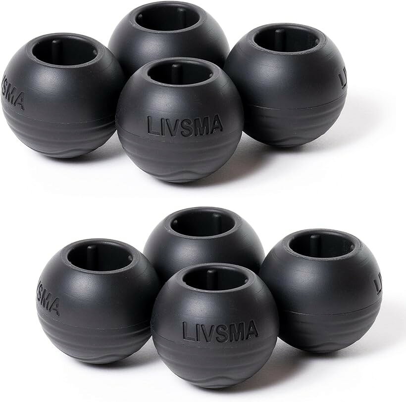 バリエーションコード : 2buwxhhfo8商品コード2buw0lilf9商品名《つけたまま収納できる》ヘリノックス用 アウトドアチェア 脚 カバー チェアワン チェアツー 対応 45mmブランドLIVSMAカラーブラックサイズ等2セット(計8個入り)「純正ケースに無理なく入る」一般的なサイズより一回り小さい45mmのチェアボール。チェアワン・チェアツーの純正ケースに装着したままジッパーに過度の負荷をかけず無理なく収納できる絶妙なサイズです。収納時の着脱が不要でもっと手軽に折りたたみチェアを活用できます。「沈み、傾きを防止」つけっぱなしにしておくだけで砂浜、芝生、柔らかい土など、刺さって傾いてしまう場所での沈み込みを防止して安定感を向上させます。キャンプ場で石を見つけてズレないように座っていたいた苦労から解放されます。「床もチェアも保護」床を気づ付けないラバー素材は屋内での使用にも最適。適度な重みで転倒も抑制できてファニチャーとしての快適性も向上します。砂利や、アスファルト、コンクリートで使用する際も脚先を保護して傷つけません。適度な柔らかさのラバー素材は滑りにくさもUP。大切なチェアをどこでも気兼ねなく使えます。「耐久性の高いラバー素材を採用」経年劣化や他の樹脂との癒着が非常に少ない高耐久ラバー素材を使用。5年の屋外放置を想定した自社試験(365nmUV 2300W/m2 40℃以上 260時間照射)でもひび割れ等の劣化が見られず、座布や収納ポーチに施された防水加工との癒着も起きくい素材です。「チェアワン、チェアツーシリーズ等に対応」直径22～24mmの砲弾型の先端を持つヘリノックスチェアに対応。チェアワンミニ、タクティカルチェア、チェアワンLおよびカモ、バイタル、ホーム等の同じ寸法の足先を持つ派生商品にも適合可能。(ケースへの収納確認はチェアワン、チェアツーのみ) 重量約165g(4個の重量)。※ 他ネットショップでも併売しているため、ご注文後に在庫切れとなる場合があります。予めご了承ください。※ 品薄または希少等の理由により、参考価格よりも高い価格で販売されている場合があります。ご注文の際には必ず販売価格をご確認ください。※ 沖縄県、離島または一部地域の場合、別途送料の負担をお願いする場合があります。予めご了承ください。※ お使いのモニタにより写真の色が実際の商品の色と異なる場合や、イメージに差異が生じることがあります。予めご了承ください。※ 商品の詳細（カラー・数量・サイズ 等）については、ページ内の商品説明をご確認のうえ、ご注文ください。※ モバイル版・スマホ版ページでは、お使いの端末によっては一部の情報が表示されないことがあります。すべての記載情報をご確認するには、PC版ページをご覧ください。
