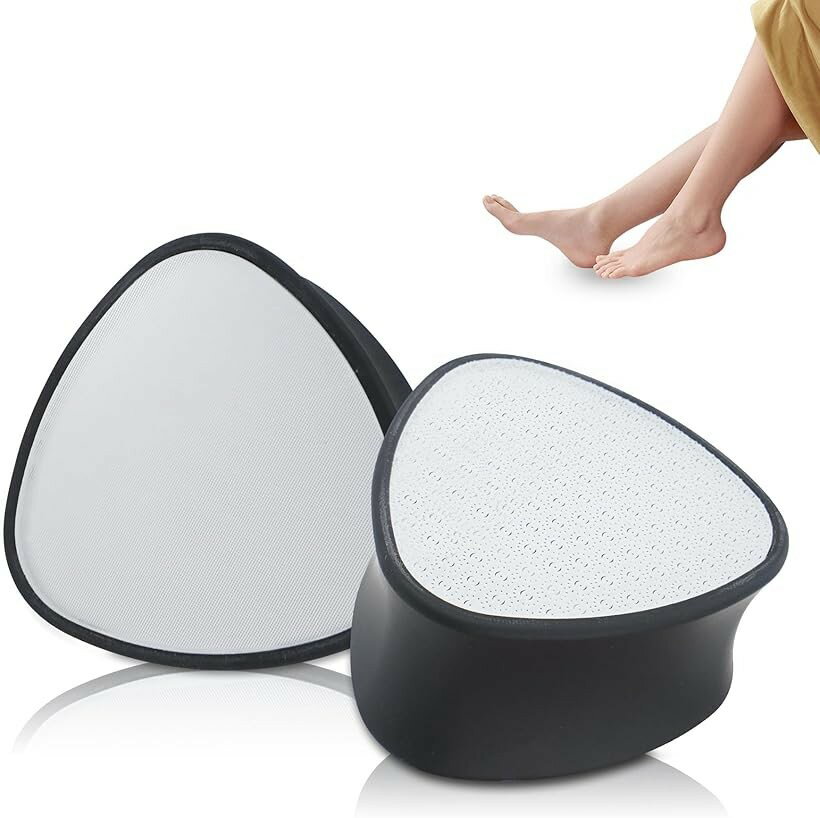 バリエーションコード : 2bu1ydr5ty商品コード2bu1yk6tc6商品名一拭き脱毛器 無痛脱毛器かかとケア、かかと研ぎ足石ナノガラス脱毛快適グリップ操作簡単無痛軽量初心者向け家庭旅行プレゼント男女兼用 日本語取説書付ブランドSanMoriカラーブラック「皮膚を刺激しない次世代ナノ脱毛技術」私たちの脱毛器は良質なガラスとABS材料で作られた脱毛ツールです。滑らかな表面と信頼性の高い構造により、効率的な体験を確保します。カミソリのような揺れに別れを告げます。＊同じ場所を長時間使用しないでください。「無痛で使いやすい」このユーザーフレンドリーな脱毛器はすべての皮膚タイプに適用され、無痛で使いやすい脱毛を体験することができます。皮膚を円周運動するように軽く拭き取って毛髪を除去するだけで、滑らかで毛髪のない効果が得られます。快適さを高めるために、水やクリームと混合して肌刺激を減らす。＊同じ場所を長時間使用しないでください。「高品質＆男女兼用「清潔感アップ」クリスタル脱毛器は、関節、腕、脚、胸、背中など、体のさまざまな部位に使用できます。敏感な肌がある場合は、腕や脚をテストしてから、他の部位に使用することをお勧めします。繰り返し使用できる持続可能な製品として、女性だけでなく男性にも人気があります。実際には、48%の女性が「清潔感のある男性＝肌がきれい」と回答しており、ビジネスシーンでの第一印象アップや恋愛運アップにも貢献しています。第一印象を高めるファッションマナーツールとして、ぜひ取り入れてみてください。「コンパクトで携帯可能」ナノ脱毛器は水晶脱毛ツールで、重量：48 g、サイズ：5.8x5.8 X 3 cm 構造がコンパクトで、手にぴったりで、脱毛が快適で、電池や充電が必要なく、いつでもどこでも便利に不思議な脱毛を行うことができ、使用後はそのまま水洗いすることができるので、いつでも清潔を保つことができます。旅行や家族のための脱毛ソリューションです「誰でも簡単。。素敵なプレゼント」脱毛機器はとても使いやすい。初心者でも、(1)軽く拭く＞(2)円運動で軽く拭く＞(3)水で洗うか布で拭くという簡単な手順で自信を持って使うことができます。誰でもそれを使うことができるので、家族やパートナーと共有することができます。母の日、父の日、誕生日、記念日、または自分のプレゼントとして良いプレゼントです。この革新的な美容製品は実用性とスタイルを一体化させている。※ 他ネットショップでも併売しているため、ご注文後に在庫切れとなる場合があります。予めご了承ください。※ 品薄または希少等の理由により、参考価格よりも高い価格で販売されている場合があります。ご注文の際には必ず販売価格をご確認ください。※ 沖縄県、離島または一部地域の場合、別途送料の負担をお願いする場合があります。予めご了承ください。※ お使いのモニタにより写真の色が実際の商品の色と異なる場合や、イメージに差異が生じることがあります。予めご了承ください。※ 商品の詳細（カラー・数量・サイズ 等）については、ページ内の商品説明をご確認のうえ、ご注文ください。※ モバイル版・スマホ版ページでは、お使いの端末によっては一部の情報が表示されないことがあります。すべての記載情報をご確認するには、PC版ページをご覧ください。