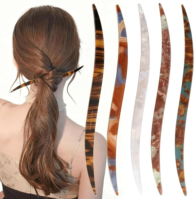 商品コード2bup06duvg商品名簪 一本挿し 5本セット かんざし パーツ ヘアスティック べっ甲柄 おしゃれ シンプル 髪飾り 髪留め 普段使い 和装 浴衣 着物 結婚式 成人式 卒業式 団子ブランド5WYOUKEカラー茶色、黒色「デザインの魅力」シンプルでエレガントなデザインのかんざし 5 本セットです。一本挿しの簪として、様々な柄が揃っており、レディースの髪飾りとして、毎日違うスタイルで使えます。ヘアスティックとしても活用でき、普段使いに最適です。「使いやすさ」一本差しで簡単に髪をまとめられるかんざしです。ヘアアクセサリーとして手軽におしゃれな髪型が作れ、忙しい朝でもスムーズに髪を整えられます。「素材の質」丈夫な素材で作られた髪飾りです。軽量で、長時間つけても頭に負担がかからず、快適に使用できます。また、色褪せにくく、長持ちします。「多様なシーン」成人式、七五三、結婚式、卒業式などの特別なイベントはもちろん、花火大会やお正月にもぴったりな和装小物です。振袖、和服、着物、浴衣、留袖などの和装にも相性が良く、華やかな雰囲気を演出します。「プレゼントにも適用」5 本セットのヘアアクセサリーは、レディースにとって魅力的なプレゼントになります。誕生日や記念日、お祝いの際に贈ることで、喜んでもらえること間違いなしです。※ 他ネットショップでも併売しているため、ご注文後に在庫切れとなる場合があります。予めご了承ください。※ 品薄または希少等の理由により、参考価格よりも高い価格で販売されている場合があります。ご注文の際には必ず販売価格をご確認ください。※ 沖縄県、離島または一部地域の場合、別途送料の負担をお願いする場合があります。予めご了承ください。※ お使いのモニタにより写真の色が実際の商品の色と異なる場合や、イメージに差異が生じることがあります。予めご了承ください。※ 商品の詳細（カラー・数量・サイズ 等）については、ページ内の商品説明をご確認のうえ、ご注文ください。※ モバイル版・スマホ版ページでは、お使いの端末によっては一部の情報が表示されないことがあります。すべての記載情報をご確認するには、PC版ページをご覧ください。「商品紹介」このヘアアクセサリーは、シンプルでエレガントなデザインのかんざし5本セットです。一本挿しの簪として、様々な柄が揃っており、レディースの髪飾りとして、毎日違うスタイルで使えます。ヘアスティックとしても活用でき、普段使いに最適です。また、特別なイベントにもぴったりなアイテムです。「使いやすさ」一本差しで簡単に髪をまとめられるかんざしです。ヘアアクセサリーとして手軽におしゃれな髪型が作れ、忙しい朝でもスムーズに髪を整えられます。普段使いに最適で、毎日の装いに少しの華やかさを加えられます。「多様なシーン」成人式、七五三、結婚式、卒業式などの特別なイベントはもちろん、花火大会やお正月にもぴったりな和装小物です。振袖、和服、着物、浴衣、留袖などの和装にも相性が良く、華やかで上品な雰囲気を演出します。普段の服装に合わせて、少しだけ和風のアクセントを加えたい時にも最適です。「プレゼントに最適」5本セットのヘアアクセサリーは、レディースにとって魅力的なプレゼントになります。誕生日や記念日、お祝いの際に贈ることで、喜んでもらえること間違いなしです。また、自己へのご褒美として購入するのもおすすめです。このかんざしセットは、あなたの様々なシーンでの装いをサポートし、輝かしい瞬間を彩る素敵なアイテムです。