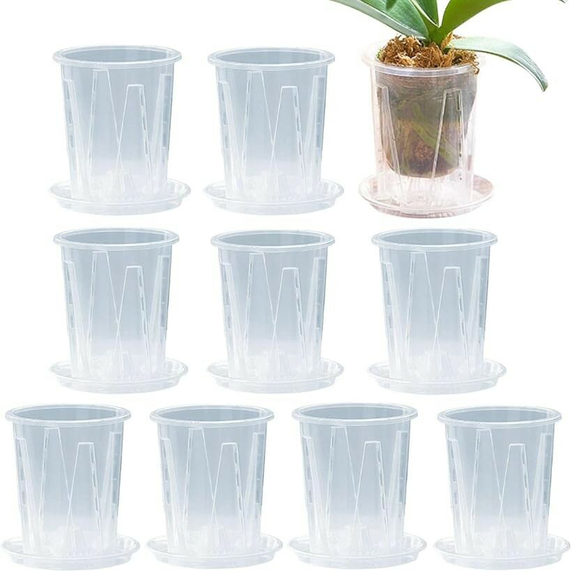 バリエーションコード : 2b9du6finw商品コード2bup4fskg6商品名植木鉢 透明 底皿付き スリット鉢 観葉植物 プラスチック プラ鉢ブランドSALUDABLEカラークリアサイズ等12cm 10個セット「スリット構造で根を健康に育てる設計」 透明スリット鉢は、側面から底部にかけて排水穴が施されており、優れた通気性と排水性を提供します。これにより、根が呼吸しやすくなり、酸素供給が最適化され、枝根が増えやすくなります。また、余分な水分をスムーズに排出することで、根腐れのリスクを減少させ、健康的な植物の成長をサポートし、手軽に育成が可能です。「光を多く取り込む透明PP樹脂」 このスリット鉢は、透明なPP樹脂素材を使用しており、通常の陶器やテラコッタとは異なり、根まで光を多く取り込みます。光を通すことにより、植物の成長が促進され、より元気に育ちます。さらに、透明素材のため、植物の根の様子を観察することができ、根腐れなどの異常も早期に発見できます。育成の楽しみが広がり、成長過程をリアルタイムで楽しめます。「専用底皿付きで水漏れ防止」 各スリット鉢には専用の底皿が付属しており、余分な水分をしっかりとキャッチします。これにより、室内で使用しても床や家具を汚さず、清潔な環境で植物を育てることができます。鉢と底皿は同じPP樹脂素材のクリアカラーで作られているため、デザインも統一感があり、どのようなインテリアにもマッチします。室内外のどちらでも安心して使用できます。「多用途対応のサイズと用途」 このスリット鉢は、用途で選べる4サイズ展開で、多肉植物や観葉植物、さらには胡蝶蘭など多様な植物に対応します。透明なデザインは、インテリアとしても魅力的で、家庭、オフィス、店舗など、さまざまな空間をおしゃれに演出します。育苗にも適しており、初心者からプロまで幅広いガーデニング愛好家にとって、理想的な商品です。ギフトとしても最適な5個セットと10個セットです。「軽量で丈夫な耐久性」 透明スリット鉢は、軽量かつ耐久性に優れています。耐圧性や耐腐食性にも優れており、長期間使用しても変形や劣化が少ないため、庭やベランダ、玄関先、屋内外のどちらでも使用が可能です。取り扱いが簡単で、移動も容易。植物が成長して重量が増しても、鉢自体は軽いため、植物の育成環境を常に最適に保てます。「セット内容」12型10個セット「サイズ」外径：12cm、高さ：14.2cm、底外径：9cm※ 他ネットショップでも併売しているため、ご注文後に在庫切れとなる場合があります。予めご了承ください。※ 品薄または希少等の理由により、参考価格よりも高い価格で販売されている場合があります。ご注文の際には必ず販売価格をご確認ください。※ 沖縄県、離島または一部地域の場合、別途送料の負担をお願いする場合があります。予めご了承ください。※ お使いのモニタにより写真の色が実際の商品の色と異なる場合や、イメージに差異が生じることがあります。予めご了承ください。※ 商品の詳細（カラー・数量・サイズ 等）については、ページ内の商品説明をご確認のうえ、ご注文ください。※ モバイル版・スマホ版ページでは、お使いの端末によっては一部の情報が表示されないことがあります。すべての記載情報をご確認するには、PC版ページをご覧ください。