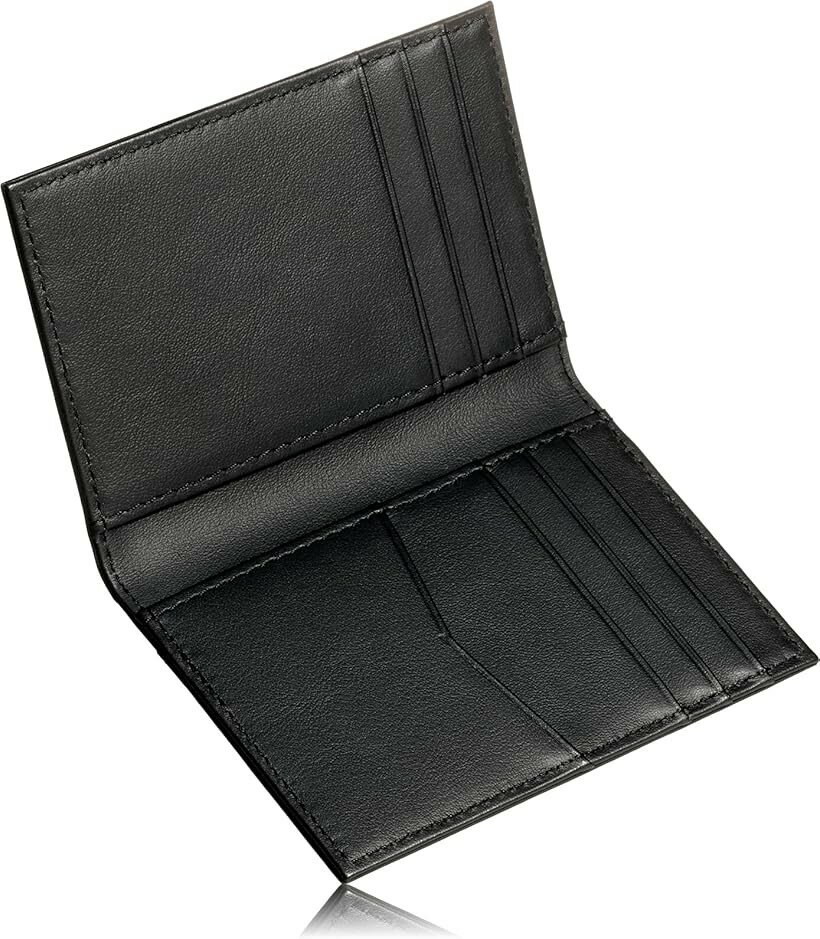 バリエーションコード : 2buq0nv1nj商品コード2buqxtgvg9商品名クレジット カードケース 姫路レザー 日本製の匠の技術 薄型 本革 カード入れ メンズ レディース 二つ折り コンパクト スリムブランドLEAGOOカラーブラック「日常を格上げする日本製の革」日本の心、職人の魂が宿るメイドインジャパン。シンプルの中に極上の品格を醸し、持つ人の日常に彩りを与えます。内側も本革で出来ていて手触りが良く、革に柔軟性があり耐久性も高いです。スリムでコンパクトな二つ折りカードケースですが収納力は充分。カード10枚を収納可能です。「千年受け継ぐ、日本の手技」革製品生産量を誇り、平安時代からの伝統と高品質で愛される姫路レザー。経年劣化が少なく、使い込むほど増す光沢感が魅力です。牛本革ならではの自然な質感と、個体ごとに異なるシワの表情が、天然皮革の証として独特の風情を醸し出します。「薄さ極まる0.8cm」上質な薄型カードケースがスマートな印象を演出。軽量でスタイリッシュなデザインであなたの魅力をさらに際立たせます。重さは、たったの42gで、薄い上に軽いです。持ち物を極限まで少なくしたいミニマリストにおすすめです。「本革証明取得済み」一般財団法人「日本皮革研究所」による厳正な品質検査にて、天然皮革である証明書を取得しました。(2023.9.20)「カードが一目瞭然」どのカードがどこにあるか一目で分かる設計で利便性抜群。ホールド力が高く、カードが抜け落ちることもありません。クレジットカードやIDカードなどの重要なアイテムを安心して持ち運べます。紙幣も一緒に収納可能です。外側にはICカードの収納に最適なポケットも付いています。駅の改札ではカードを取り出さずにかざすだけで通過できます。「商品詳細」＊仕様：カードポケットx10　＊サイズ：約11cmx約7.5cmx約0.8cm　＊カラーバリエーション：ダークブラウン、ブラック、グリーン、キャメル、ネイビー　＊用途：カードケース、カード入れ、カードホルダー、クレジットカードケース、札入れ、ミニ財布　＊ブランド名：LEAGOO※ 他ネットショップでも併売しているため、ご注文後に在庫切れとなる場合があります。予めご了承ください。※ 品薄または希少等の理由により、参考価格よりも高い価格で販売されている場合があります。ご注文の際には必ず販売価格をご確認ください。※ 沖縄県、離島または一部地域の場合、別途送料の負担をお願いする場合があります。予めご了承ください。※ お使いのモニタにより写真の色が実際の商品の色と異なる場合や、イメージに差異が生じることがあります。予めご了承ください。※ 商品の詳細（カラー・数量・サイズ 等）については、ページ内の商品説明をご確認のうえ、ご注文ください。※ モバイル版・スマホ版ページでは、お使いの端末によっては一部の情報が表示されないことがあります。すべての記載情報をご確認するには、PC版ページをご覧ください。