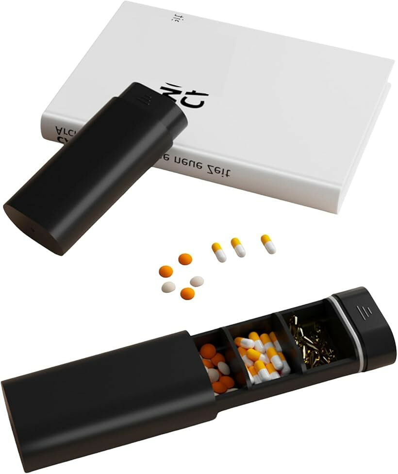 バリエーションコード : 2bupnfj02j商品コード2bupnfq8fw商品名ジーティアモ 薬入れ ピルケース 3仕切り 少量 薬ケース サプリ ケース 携帯用 旅行 持ち運び コンパクト おしゃれ 容器 旅行用 少ない 3日分 ビタミン剤 カプセルブランドG-tiamoカラーブラック引き出し式デザインで3仕切りのピルケースシンプルでオシャレ。持ち運びもカンタン。お薬やビタミン剤などの錠剤を収納、整理。アクセサリー収納としてもオススメ。お好みの用途でご利用いただけます「カラー」ブラック、グレー「サイズ」10cmx5cmx2.5cm※ 他ネットショップでも併売しているため、ご注文後に在庫切れとなる場合があります。予めご了承ください。※ 品薄または希少等の理由により、参考価格よりも高い価格で販売されている場合があります。ご注文の際には必ず販売価格をご確認ください。※ 沖縄県、離島または一部地域の場合、別途送料の負担をお願いする場合があります。予めご了承ください。※ お使いのモニタにより写真の色が実際の商品の色と異なる場合や、イメージに差異が生じることがあります。予めご了承ください。※ 商品の詳細（カラー・数量・サイズ 等）については、ページ内の商品説明をご確認のうえ、ご注文ください。※ モバイル版・スマホ版ページでは、お使いの端末によっては一部の情報が表示されないことがあります。すべての記載情報をご確認するには、PC版ページをご覧ください。