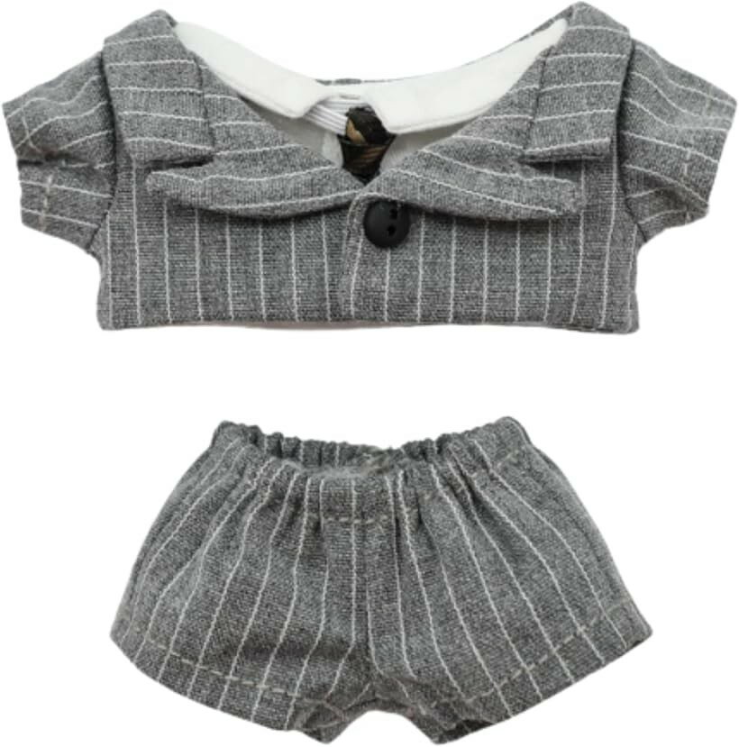 バリエーションコード : 2brf4ucrhw商品コード2brf40hwlh商品名-ぬい服-10cm スーツ-シャツ-ネクタイ-ぬいぐるみ-服-人形ブランドAXLUCEカラーライトグレー10cm ぬいぐるみ用のジャケット・パンツ・シャツ・ネクタイのセットです。靴は付いてません。お気に入りのぬいぐるみをおしゃれに着せ替えれば、写真撮影やお出かけがもっと楽しくなります。SNS映え間違いなしの可愛さで、つい持ち歩きたくなる推し活・ぬい活の必須アイテムです。「 適用サイズ 」約10cmぬいぐるみ「 セット内容 」ジャケット・パンツ・シャツ・ネクタイ＊人形本体・靴は含まれません。柔らかく丈夫な生地で作られているため、大切なぬいぐるみを傷めず安心です。着脱も簡単なので、着せ替え初心者でもストレスなく楽しめます。人形本体は含まれません。またセット内容以外のものも含まれません。人が着る服と違い、サイズが小さいため、縫製などが多少甘い場合がございます。ご了承いただけますと幸いです。モニター環境により、写真の色とは、多少、異なる場合がございます。細部のデザインは時期により、多少、変更される場合がございます。濃い色の服の場合、湿った状態や、着せたままの状態は、ぬいぐるみに色が移る原因になる場合があるので、長期間の着用は避けていただきますようお願いいたします。※ 他ネットショップでも併売しているため、ご注文後に在庫切れとなる場合があります。予めご了承ください。※ 品薄または希少等の理由により、参考価格よりも高い価格で販売されている場合があります。ご注文の際には必ず販売価格をご確認ください。※ 沖縄県、離島または一部地域の場合、別途送料の負担をお願いする場合があります。予めご了承ください。※ お使いのモニタにより写真の色が実際の商品の色と異なる場合や、イメージに差異が生じることがあります。予めご了承ください。※ 商品の詳細（カラー・数量・サイズ 等）については、ページ内の商品説明をご確認のうえ、ご注文ください。※ モバイル版・スマホ版ページでは、お使いの端末によっては一部の情報が表示されないことがあります。すべての記載情報をご確認するには、PC版ページをご覧ください。
