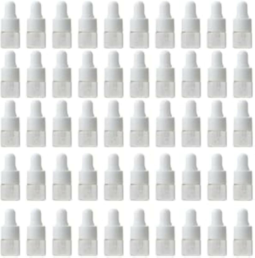 バリエーションコード : 2brxf3g1yc商品コード2br0kk1o40商品名スポイト瓶 スポイトボトル ガラス製 1ml アロマオイル アロマ保存容器 白色 精油 香水 サンプル容器 小分け 詰替えボトル クラフト商材ブランドSWATICRAFTカラー透明・白サイズ等50本「容量」1mlの小型ガラス製スポイトボトル、50本セット「素材」高品質なガラスを使用し、内容物を美しく演出「用途」アロマオイル、精油、エッセンシャルオイル、香水や美容液の保存や小分けに最適な保存容器です「デザイン」白色のスポイト付き蓋と透明なガラス本体で、使いやすく清潔な印象です「サイズ」コンパクトサイズで旅行や持ち運びに便利、詰め替えや小分けに最適なサイズです※ 他ネットショップでも併売しているため、ご注文後に在庫切れとなる場合があります。予めご了承ください。※ 品薄または希少等の理由により、参考価格よりも高い価格で販売されている場合があります。ご注文の際には必ず販売価格をご確認ください。※ 沖縄県、離島または一部地域の場合、別途送料の負担をお願いする場合があります。予めご了承ください。※ お使いのモニタにより写真の色が実際の商品の色と異なる場合や、イメージに差異が生じることがあります。予めご了承ください。※ 商品の詳細（カラー・数量・サイズ 等）については、ページ内の商品説明をご確認のうえ、ご注文ください。※ モバイル版・スマホ版ページでは、お使いの端末によっては一部の情報が表示されないことがあります。すべての記載情報をご確認するには、PC版ページをご覧ください。使いやすい1mlのスポイトボトル50本セットです。透明なガラス製の本体に白いスポイト付きキャップを組み合わせた、シンプルで機能的なデザインです。アロマオイルや精油、香水などの液体を小分けして保存するのに最適なサイズです。キャップはしっかりと密閉できるので、内容物の品質を保ちます。小さな容量なので、サンプル作りや少量の保存、携帯用としても便利です。精密な滴下が可能なスポイト式なので、必要な量を正確に取り出すことができます。クラフト作業や手作りコスメの材料保存にも活用できる実用的な容器です。持ち運びやすいコンパクトサイズで、収納場所を取りません。