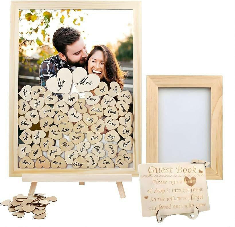 バリエーションコード : 2br2su93wh商品コード2br2shyglt商品名フォトフレーム ウェルカムボード 結婚式 手作りキット ハート チップブランドSESHISカラーナチュラル「フォトフレーム ウェルカムボード 結婚式」は、大切な結婚式やイベントの受付を彩る、ナチュラルな木製サインイン台（メッセージボックス）です。結婚式だけでなく、退職祝い、卒業式、店舗の開店記念にも活用できます。受付に置かれた小さな「木製のチップ（ハート型など）」に、ゲストが自分の名前や一言メッセージを書きます。メッセージを書いたチップを、表面が透明になっている木製ボックスの「上部のスリット（隙間）」から落とし入れます。ゲスト全員分が重なり合うことで、ボックスの中に木のチップが積み重なり、一つのアート作品のようになります。「記帳する」という行為を「思い出を形にして飾る」という体験に変えてくれる、おしゃれなメモリアルグッズです。結婚式が終わった後も、新居の壁に掛けたり棚に飾ったりして、いつでもゲストの祝福を眺めることができます。明るく清潔感のある木の風合いが、北欧風やガーデンウェディング、ナチュラルなインテリアに非常によく合います。「商品仕様」ナチュラルカラー本体サイズ1個：約44x30cm (重量：約250g) /付属品：フォトフレーム、ハート形サインピース、サイン案内プレート/ 材質：ポプラ ＊ナチュラル、ブラウンのバリエーションをご用意しているので、お好きなものをお選びください。※ 他ネットショップでも併売しているため、ご注文後に在庫切れとなる場合があります。予めご了承ください。※ 品薄または希少等の理由により、参考価格よりも高い価格で販売されている場合があります。ご注文の際には必ず販売価格をご確認ください。※ 沖縄県、離島または一部地域の場合、別途送料の負担をお願いする場合があります。予めご了承ください。※ お使いのモニタにより写真の色が実際の商品の色と異なる場合や、イメージに差異が生じることがあります。予めご了承ください。※ 商品の詳細（カラー・数量・サイズ 等）については、ページ内の商品説明をご確認のうえ、ご注文ください。※ モバイル版・スマホ版ページでは、お使いの端末によっては一部の情報が表示されないことがあります。すべての記載情報をご確認するには、PC版ページをご覧ください。