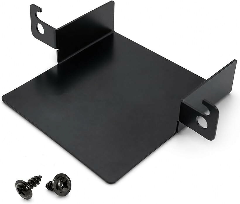 バリエーションコード : 2brjgwvcrs商品コード2brjg9tg34商品名スズキ専用 ETCブラケット ETC取付基台 ETCマウンター アルト アルトラパン スイフト ワゴンR スペーシア ハスラー 純正位置取り付け 高さ21mm 幅71mmブランドYootronサイズ等2.スズキ専用「スズキ車専用設計の互換性」 本品はスズキ車の純正ETC取付位置に合わせて設計された専用ブラケットです。アルト（H21.12～）、アルトラパン（H20.11～）、スイフト（H22.9～）、スペーシア（H25.3～）、ハスラー（H26.1～）、ワゴンR/スティングレー（H24.9～）など、多数のモデルに適合し、車内の美観を保ちます。「コンパクトETC車載器に最適」 高さ21mm以下、幅71mm以下のコンパクトなETC車載器に最適です。専用設計でデバイスをがっちりとホールドし、走行中の振動によるずれや落下を防ぎ、安定した使用を実現します。「シンプルなセット内容」 セット内容は、ETC固定ブラケット本体と取り付け用ネジのみ。必要な基本部品が揃っているため、すぐに取り付け作業を開始できます。＊取り付け説明書は付属しておりません。「取り付けに関するご注意」 取り付けには、車両内装パネルの取り外しや、両面テープでの固定、場合によっては軽微な加工（ヤスリがけ等）が必要となる場合があります。作業に不安がある方は、無理をせず、ディーラーや自動車整備工場などの専門施設にご相談されることをお勧めします。「ご用意いただきたい工具について」 スムーズな取り付けのため、別途「ETC車載器固定用の両面テープ」「プラスドライバー」「カッター」「ヤスリ」「内装パネル用のはがし工具」などのご準備を推奨いたします。これらは本品には含まれておりませんので予めご了承ください。※ 他ネットショップでも併売しているため、ご注文後に在庫切れとなる場合があります。予めご了承ください。※ 品薄または希少等の理由により、参考価格よりも高い価格で販売されている場合があります。ご注文の際には必ず販売価格をご確認ください。※ 沖縄県、離島または一部地域の場合、別途送料の負担をお願いする場合があります。予めご了承ください。※ お使いのモニタにより写真の色が実際の商品の色と異なる場合や、イメージに差異が生じることがあります。予めご了承ください。※ 商品の詳細（カラー・数量・サイズ 等）については、ページ内の商品説明をご確認のうえ、ご注文ください。※ モバイル版・スマホ版ページでは、お使いの端末によっては一部の情報が表示されないことがあります。すべての記載情報をご確認するには、PC版ページをご覧ください。スズキ車の純正美を活かす、専用設計ETC取り付けブラケット 本品は、愛するスズキ車のための専用設計ETCブラケットです。フロントガラスに貼り付ける仮設的な方法とは異なり、純正のETC取り付け位置を活用するため、車内がスッキリとし、運転視界を妨げません。コンパクトなETC車載器をしっかり固定し、安全で快適なドライブをサポートします。主な特徴 「純正互換の確かなフィット」スズキ各モデルのダッシュボード設計に基づき開発。既存の取り付け位置にぴったり合い、違和感のない美しい仕上がりを実現します。「コンパクトサイズ完全対応」高さ21mm以下、幅71mm以下の最新コンパクトETC車載器に完全対応。すっきりとした見た目を維持できます。「確かな固定で安心のドライブ」専用形状がETC車載器をしっかり包み込み、日常の振動や衝撃からデバイスを守ります。適用可能車種・アルト（H21.12～）・アルトラパン（H20.11～）・スイフト（H22.9～）・スペーシア（H25.3～）・ハスラー（H26.1～）・ワゴンR/スティングレー（H24.9～）・MRワゴン、SX4など＊ご購入前に、お持ちの車種・年式・グレードでの適合を再度ご確認ください。セット内容・取り付けについて・セット内容：ETC固定ブラケットx1、取付用ネジ・別途ご準備推奨工具：ETC車載器固定用両面テープ、プラスドライバー、カッター、ヤスリ、内装はがし・＊本品はETC車載器本体ではございません・＊取り付け説明書は付属しておりません。一般的なDIY知識を有する方を想定しています