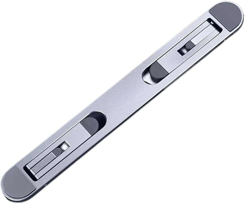 商品コード2buq5y80y2商品名ノートパソコンスタンド 冷却 デスク用 PCスタンド 貼り付けタイプ キーボードライザー 人間工学設計 ノートPCエレベーター 10～15.6インチ対応ブランドSOCONICAカラーグレー「超薄型＆携帯便利」 幅216mm x 奥行26mm x 厚さわずか5mm、重さ73gの超軽量デザイン。ノートパソコンに貼り付けたまま使えるので、持ち運びの際も邪魔にならず、常に一体化して持ち歩けます。出先のカフェや出張先でも、必要なときにサッと開くだけで理想の角度にセット可能。収納や取り付けの手間がなく、どこでもスマートに作業環境を整えられます。省スペースで洗練されたデザインは、ビジネスバッグやスリムケースにも違和感なく収まり、持ち物にこだわる方にもおすすめです。取り付けは強力な両面テープで底面に貼り付けるだけ。必要なときはスタンドを引き出すだけの簡単設計で、貼り直しも可能。跡が残りにくい仕様なので、大切なPCを傷つける心配もありません。「2段階調整で快適な姿勢をサポート」 15°（高さ約5cm）と25°（高さ約8cm）の2段階で角度を自由に調整可能。人間工学に基づいた設計により、ノートパソコン作業で起こりがちな首・肩・腰への負担を軽減します。画面を自然な高さに持ち上げることで視線が正しく整い、背筋がまっすぐ伸びる理想的な姿勢に。長時間のタイピングやオンライン会議でも疲れにくく、集中力の持続にもつながります。特に在宅ワークや学生のリモート授業、ビジネス出張が多い方にとって「健康と効率を同時にサポートする必須アイテム」です。「高耐久アルミ合金構造」 高品質なアルミ合金とシリコン素材を採用し、しっかりとした安定感を実現。最大25kgの耐荷重で、大型のノートパソコンでも安心して使用できます。さらに底面と接触部分に配置されたシリコンパッドが滑りを防止し、タイピング中のぐらつきも抑制。常に安定した作業環境を提供します。毎日の使用に耐える丈夫な設計で、長く愛用いただける信頼のスタンドです。「優れた放熱性でPCを保護」 ノートパソコンと机の間に最適な隙間を作ることで、熱がこもらず効率的に放散。自然な空冷効果によりファンへの負担を軽減し、パソコン本来のパフォーマンスを維持します。熱による動作の低下や寿命の短縮を防ぎ、長時間の作業でも快適に使用可能。大切なノートPCを守りながら、安定したパフォーマンスを引き出す設計です。「幅広い互換性＆高品質仕上げ」 10～15.6インチのノートPCに幅広く対応し、MacBookや各メーカーのノートPCにもしっかりフィット。シルバーのアルミ合金ボディは、精密なCNC加工によって滑らかな質感と高級感を実現しました。まるでパソコン本体の一部のように違和感なく馴染み、シンプルながらも洗練された印象を演出。デスク周りをすっきり美しく見せたい方や、ビジネスシーンでスタイリッシュに使いたい方に最適なスタンドです。※ 他ネットショップでも併売しているため、ご注文後に在庫切れとなる場合があります。予めご了承ください。※ 品薄または希少等の理由により、参考価格よりも高い価格で販売されている場合があります。ご注文の際には必ず販売価格をご確認ください。※ 沖縄県、離島または一部地域の場合、別途送料の負担をお願いする場合があります。予めご了承ください。※ お使いのモニタにより写真の色が実際の商品の色と異なる場合や、イメージに差異が生じることがあります。予めご了承ください。※ 商品の詳細（カラー・数量・サイズ 等）については、ページ内の商品説明をご確認のうえ、ご注文ください。※ モバイル版・スマホ版ページでは、お使いの端末によっては一部の情報が表示されないことがあります。すべての記載情報をご確認するには、PC版ページをご覧ください。