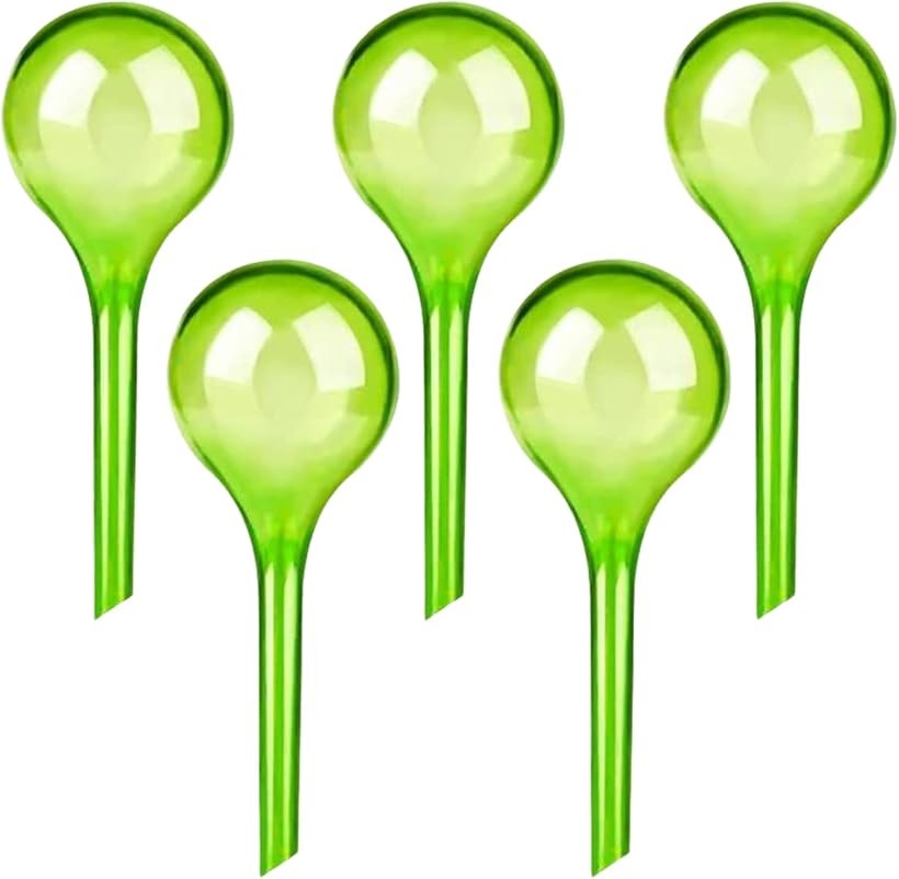 バリエーションコード : 2brcw3yrnq商品コード2brcw2fuf8商品名自動給水器 植物用ウォータリングツール 給水ボール 70ml 5個セット 鉢植え用水やり 留守対策 半透明デザイン 観葉植物 ガーデニング用品 土壌保湿サポートブランドlulubelleカラーグリーンサイズ等5cmx13.5cm「自動で水やりができる」 ・ご家庭や会社、店舗など、屋内外を問わずに旅行や出張中でも自動で植物に水やりができますので、外出の心配がありません。・忙しい方や、留守がちの方にもおすすめ。水のムラや不足を防ぎ、植物全体に均等に水を与えることができます。・観葉植物、鉢植え、吊り植物、お庭の花壇やプランターなど、屋内・屋外どちらでも使用できます。「使い方は簡単」 ・給水キャップに水を入れて、植木鉢などに逆さまに差し込んで固定してください。・差し込む角度によって、給水の速度を調整できます。・植物がしおれたり水やりしすぎたりする心配はありません。・忙しい方や、留守がちの方にもおすすめ。水のムラや不足を防ぎ、植物全体に均等に水を与えることができます。「商品詳細」 自動給水器5個セット ・素材：高品質PVCポリ塩化ビニル ・「半透明デザインで水量確認」半透明のデザインにより、給水器内の水量を一目で確認できます。これにより、適切なタイミングでの水の補充が可能になり、植物への過剰な水やりを防ぎます。「5個セットでお得」5個セットでの販売により、複数の鉢植えを同時にケアすることが可能。家庭内の様々な植物に対応でき、コストパフォーマンスにも優れています。＊注意ください＊ ・写真の写り方により、実際の商品と異なって見える場合がございます。・サイズにつきましては若干の誤差が生じる場合がございます。・生産時期により、商品のデザインが若干異なる場合がございます。上記予めご了承の上お買い求めくださいませ。※ 他ネットショップでも併売しているため、ご注文後に在庫切れとなる場合があります。予めご了承ください。※ 品薄または希少等の理由により、参考価格よりも高い価格で販売されている場合があります。ご注文の際には必ず販売価格をご確認ください。※ 沖縄県、離島または一部地域の場合、別途送料の負担をお願いする場合があります。予めご了承ください。※ お使いのモニタにより写真の色が実際の商品の色と異なる場合や、イメージに差異が生じることがあります。予めご了承ください。※ 商品の詳細（カラー・数量・サイズ 等）については、ページ内の商品説明をご確認のうえ、ご注文ください。※ モバイル版・スマホ版ページでは、お使いの端末によっては一部の情報が表示されないことがあります。すべての記載情報をご確認するには、PC版ページをご覧ください。