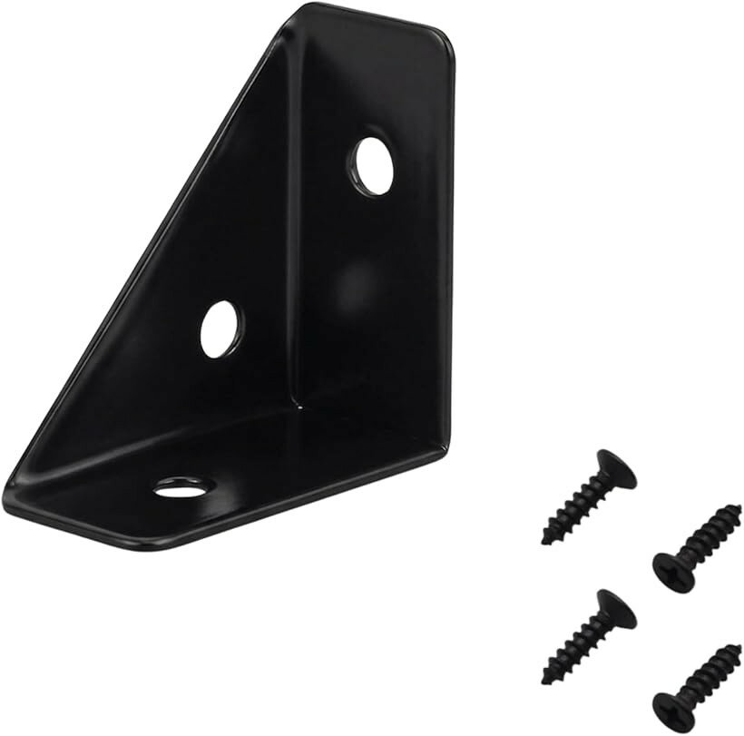 商品コード2brsxk0fs8商品名L字金具 黒ネジ 44本付 予備ネジ付 補強 金具 家具 DIYブランドアチスメルカラーブラック20個サイズ等38x38x20mm「家具のガタつきを強力補強」 38mmx38mmのワイドサイズで、ぐらつきが気になるベッドフレーム、椅子、テーブルの角をガッチリと固定。お気に入りの家具を長く使い続けたい方のための実力派パーツです。「目立たない漆黒の統一感」 「銀色のネジ」ではなく、金具本体と同色の「ブラックネジ」を採用。取り付け後もネジが浮かず、家具のデザインを損なわないスマートな仕上がりを実現します。「たっぷり20個＋予備ネジ44本」 家中の家具をまとめて補強できる大容量20個セット。さらに、紛失や施工ミスを想定し、ネジは4本の予備を加えた計44本を同梱。買い足しの手間を省くユーザーファーストなセットです。「DIY初心者でも安心の設計」 鋭利な角を落とした安全設計。4.8mmの孔径にぴったり適合するM4ネジがセットになっているため、届いたその日にすぐ作業を開始できます。＊中央の穴はデザイン用です。「製品スペック」 ＊内容：L字金具x20個、黒ネジx44本（予備4本含） ＊金具サイズ：38x38x20mm（厚さ1.1mm） ＊ネジサイズ：M4x16mm ＊材質：鉄（耐摩耗ブラック塗装）※ 他ネットショップでも併売しているため、ご注文後に在庫切れとなる場合があります。予めご了承ください。※ 品薄または希少等の理由により、参考価格よりも高い価格で販売されている場合があります。ご注文の際には必ず販売価格をご確認ください。※ 沖縄県、離島または一部地域の場合、別途送料の負担をお願いする場合があります。予めご了承ください。※ お使いのモニタにより写真の色が実際の商品の色と異なる場合や、イメージに差異が生じることがあります。予めご了承ください。※ 商品の詳細（カラー・数量・サイズ 等）については、ページ内の商品説明をご確認のうえ、ご注文ください。※ モバイル版・スマホ版ページでは、お使いの端末によっては一部の情報が表示されないことがあります。すべての記載情報をご確認するには、PC版ページをご覧ください。「家具がギシギシ鳴る…」「棚の強度が不安…」 そんな悩みを一気に解決するのが、アチスメル 家具補強L字金具セットです。＊こだわりの「オールブラック」仕様 せっかくの黒い金具も、ネジが銀色だと台無し。本製品はネジ一本一本まで黒にこだわりました。目立たず、家具本来の雰囲気を壊さずに補強が可能です。＊「ネジが足りない。」を防ぐ予備4本同梱 DIY中にネジを落として失くしたり、頭を潰してしまったり…そんな経験はありませんか？アチスメルは、標準40本に加えて4本の予備ネジをセット。現場の「困った」に寄り添う、親切設計です。＊多用途に使える20個パック ベッドフレーム、机の脚、窓枠、収納棚など、20個あれば家中の気になる場所をすべてカバー。厚さ1.1mmの頑丈な鉄製プレートが、あなたの生活の安全を支えます。＊本製品は鉄製です。湿気の多い場所での長時間使用は避け、屋内家具の補強にご使用ください。
