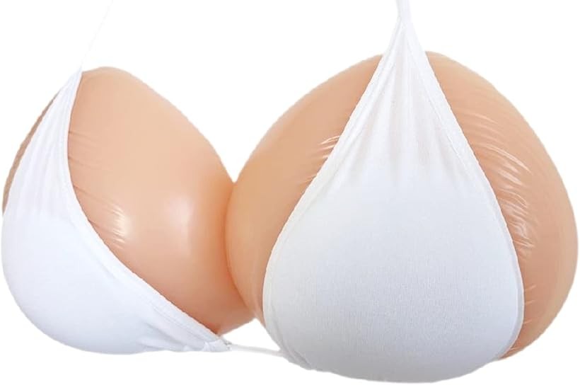 バリエーションコード : 2b4w2jk9ul商品コード2b4w6r06q9商品名三角形 乳癌パッド シリコン 人工乳房 左右2個セット 胸パッドブランドMicopuella(ミコプエラ)カラー肌色サイズ等Free Size(900グラムx2)切除部位や体型などから、水滴形状よりも三角形の形状の方が胸の形にフィットするかもしれない。という方の為に三角型の人工乳房です。三角形状は安定感があり、より身体への密着感があります。形状：三角型x2つ(左右同形状です) 材質：シリコン使用でリアルな弾力と質感。お肌にも安心素材です。Made in china　(海外メーカーでの生産。日本で販売発送。)商品サイズ：小ぶりな物から大きくボリュームのあるものまでサイズ豊富に取り揃えておりますので、あなただけに合ったバストをお選び下さい。サイズ表記：縦x横x高さ（底辺から乳首の先まで）製造過程によるもの、手動での計測等の理由から記載寸法と若干の誤差がある場合がございます。カップサイズはおおよその目安です。＊プライバシーの保護＊発送の際は外装箱からは中身や商品名がわからないよう致します。粘着タイプではございません。直接肌に貼り付けたい場合は皮膚用の粘着剤や粘着テープをお使い下さい。使用上の注意は下記商品の説明をご覧下さい。＊重量のある商品です。サイズが上にいくにつれ、かなり大きくボリュームがございますので取り扱いにご注意下さい。ブラジャーと併用をお願いします。※ 他ネットショップでも併売しているため、ご注文後に在庫切れとなる場合があります。予めご了承ください。※ 品薄または希少等の理由により、参考価格よりも高い価格で販売されている場合があります。ご注文の際には必ず販売価格をご確認ください。※ 沖縄県、離島または一部地域の場合、別途送料の負担をお願いする場合があります。予めご了承ください。※ お使いのモニタにより写真の色が実際の商品の色と異なる場合や、イメージに差異が生じることがあります。予めご了承ください。※ 商品の詳細（カラー・数量・サイズ 等）については、ページ内の商品説明をご確認のうえ、ご注文ください。※ モバイル版・スマホ版ページでは、お使いの端末によっては一部の情報が表示されないことがあります。すべての記載情報をご確認するには、PC版ページをご覧ください。