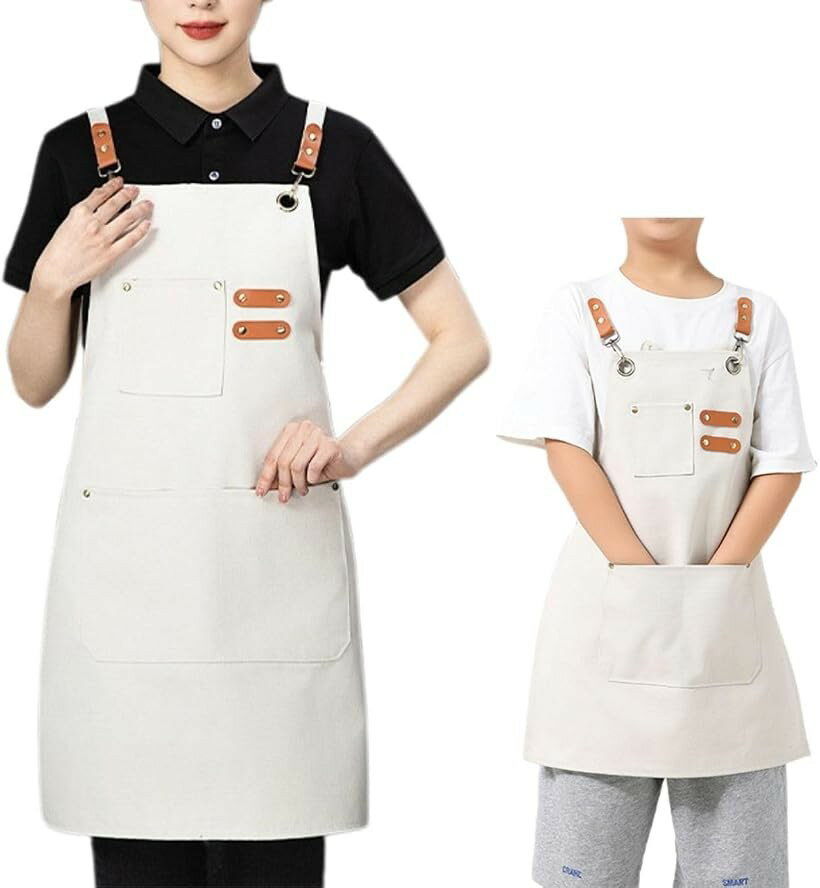 バリエーションコード : 2buo84up5l商品コード2buo864421商品名エプロン 親子 お揃い デニム X型 ペア 大人 子供 キッズ カフェ風 アウトドア ワークエプロン お手伝い 男女兼用 バッククロス 調節 おしゃれブランドandofferカラーホワイトサイズ等子どもフリーサイズ「家族みんなでお揃いエプロン」パパ・ママ・子供たちでみんなでお揃い。親子ペアでお楽しみいただけるように大人サイズと子供サイズをご用意しました。カラーも豊富にあり、メンズ、レディース、男の子、女の子を問わずにお選びいただけるユニセックスモデルとなります。「おしゃれなデザイン、しっかり丈夫で軽量」カラーコットンポリのデニム生地をベースに白のステッチラインとブラウンのパーツ使いがアクセント。ワークテイストのクラフト感のあるカフェ風デザイン。着るだけで気分が上がるデニムエプロンとなります。しっかりとしたデニム生地ですが、200グラムと超軽量。重さは感じさせずに軽やか。丈夫で耐久性に優れた特徴もある生地。オールシーズン着用可能で縮みにくく、型崩れしにくいので、洗濯機で気軽に洗えて毎日使いにも最適です。「疲れない仕様と高い収納力」X型の肩紐で首に重さがかからず、長時間着けていても肩や首に負担をかけないのが特徴。後ろで交差するバッククロスエプロン仕様。紐でむずぶタイプで肩紐部分も太さがあり痛くならずに疲れずらくノンストレス。腰ひもは調整しやすく体に合わせてフィットさせやすい。前面にポケットが3個付いており、シーンに合わせて必要な様々なものを多く収納可能。スマホやペン、ハサミなどをすぐに取り出せる構造となり、ポケットは深めの仕様。あらゆる日常の作業に適した機能性も充実した使いやさも考慮されたエプロンです。「多彩なシーンでご活躍」お料理ごっこやお手伝いだけでなく、アウトドア、ガーデニング、キャンプ、DIY、お絵描きや工作、学校活動、料理教室、チャート作業、絵画、陶芸など親子活動にピッタリ。大人用としても、厨房、園芸、ワークショップ、普段使い、日常作業、家庭、保育士、コーヒーショップ、レストラン、などに適用します。「サイズ詳細」子供用：横50cmx縦60cm 大人用：横65cmx縦75cm 素材：コットンポリエステル混紡デニム生地※ 他ネットショップでも併売しているため、ご注文後に在庫切れとなる場合があります。予めご了承ください。※ 品薄または希少等の理由により、参考価格よりも高い価格で販売されている場合があります。ご注文の際には必ず販売価格をご確認ください。※ 沖縄県、離島または一部地域の場合、別途送料の負担をお願いする場合があります。予めご了承ください。※ お使いのモニタにより写真の色が実際の商品の色と異なる場合や、イメージに差異が生じることがあります。予めご了承ください。※ 商品の詳細（カラー・数量・サイズ 等）については、ページ内の商品説明をご確認のうえ、ご注文ください。※ モバイル版・スマホ版ページでは、お使いの端末によっては一部の情報が表示されないことがあります。すべての記載情報をご確認するには、PC版ページをご覧ください。