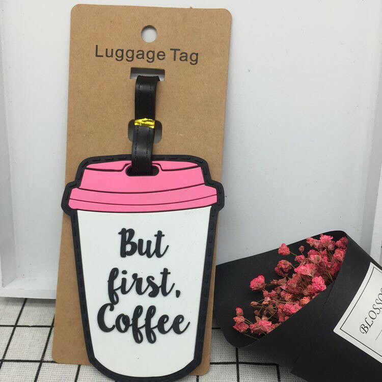 バリエーションコード : 2b90t2h4kt商品コード2b93k6yg3f商品名スーツケース タグ 目印 おしゃれ ネームタグ ラゲッジタグ キャラクター キャリーケース 荷物タグブランドLiberte555カラーtype27旅行や出張の際に、空港での紙製ラゲッジタグの記入は本当に面倒ですよね。自分の荷物を見つけるのも一苦労。そんな時こそ、目印になるスーツケース用ネームタグが役立ちます。名前や連絡先を記入すれば、取り違えや紛失時の対策にもなります。遠くからでも目印として、すぐにわかる。可愛い荷物タグ。素材も汚れにくく壊れにくいのがポイント。柔らかい素材だから、バッグを傷つける心配もありません。優れもののキャリーケース タグ。旅行をもっと快適にするために、ぜひ使ってみてください。しかも。36種類。お好きな柄をお選び下さい。お子様にもお喜び頂けます。＊商標登録商品※ 他ネットショップでも併売しているため、ご注文後に在庫切れとなる場合があります。予めご了承ください。※ 品薄または希少等の理由により、参考価格よりも高い価格で販売されている場合があります。ご注文の際には必ず販売価格をご確認ください。※ 沖縄県、離島または一部地域の場合、別途送料の負担をお願いする場合があります。予めご了承ください。※ お使いのモニタにより写真の色が実際の商品の色と異なる場合や、イメージに差異が生じることがあります。予めご了承ください。※ 商品の詳細（カラー・数量・サイズ 等）については、ページ内の商品説明をご確認のうえ、ご注文ください。※ モバイル版・スマホ版ページでは、お使いの端末によっては一部の情報が表示されないことがあります。すべての記載情報をご確認するには、PC版ページをご覧ください。旅行便利グッズとして常に上位。スーツケースの目印。