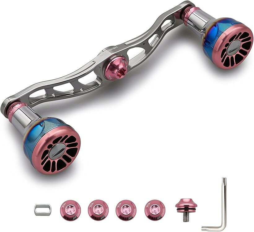 バリエーションコード : 2buyx8tg93商品コード2but814h11商品名V2.0 105/115/120mm ベイト リール ハンドル 24.5mm ノブ搭載 航空アルミ製 シマノ用 ダイワ用 アブガルシア用 通用 Engn seriesブランドHEIGHTENカラーガンメタル＆桜ピンクサイズ等V2.0 - 105mm「特徴」新型V2.0ノブ、全体面取り円滑化改良、軽量8.5g、握る感アップ。新型105mm/115mmハンドル強度高くて軽い。「サイズ」ノブ直径24.5mm、ハンドル軸心距離105mm/115mm 「総重」36.5g/38.5g「素材」70シリーズ航空アルミ。「適応機種」取付部4x7mm、5x8mmのDAIWA， SHIMANO， ABU GARCIAのベイトリールに適用。「付属品-105mm」4x7mmセンターナット2個、5x8mmセンターナット2個、DAIWA STEEZセンターナット1個、転換スリープ1個、レンチ1個。「付属品-115mm」4x7mmセンターナット2個、5x8mmセンターナット2個、DAIWA STEEZセンターナット1個、6角ワッシャー 6個(取付部4x7mm、5x8mm)、レンチ1個。※ 他ネットショップでも併売しているため、ご注文後に在庫切れとなる場合があります。予めご了承ください。※ 品薄または希少等の理由により、参考価格よりも高い価格で販売されている場合があります。ご注文の際には必ず販売価格をご確認ください。※ 沖縄県、離島または一部地域の場合、別途送料の負担をお願いする場合があります。予めご了承ください。※ お使いのモニタにより写真の色が実際の商品の色と異なる場合や、イメージに差異が生じることがあります。予めご了承ください。※ 商品の詳細（カラー・数量・サイズ 等）については、ページ内の商品説明をご確認のうえ、ご注文ください。※ モバイル版・スマホ版ページでは、お使いの端末によっては一部の情報が表示されないことがあります。すべての記載情報をご確認するには、PC版ページをご覧ください。