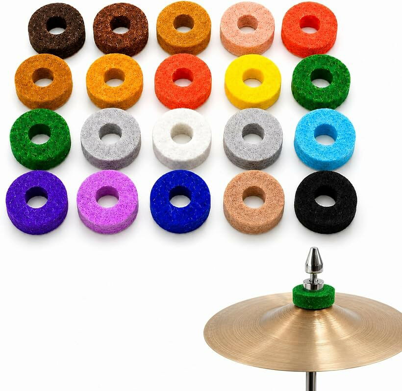 商品コード2bkhkhill1商品名シンバル 保護 緩衝 フェルトリング フェルトパッド ドラム 彩色 20個セットブランドシャンディニー(Chandeny)「シンバル保護と傷防止」 ドラム演奏中、シンバルと金属スタンドが直接接触することで起こる傷や欠けは、演奏者にとって悩みの種です。本製品の綿素材フェルトリングをスタンドのロッドとウィングナットの間に挟むことで、シンバル表面への金属接触を遮断し、大切なシンバルを傷やひびから守ります。「振動吸収で音質をキープ」 フェルトが劣化・圧縮されると、シンバルの振動が金属部品に直接伝わり、本来の響きが損なわれます。適切な弾力性を持つ綿フェルトがシンバルとスタンドの間でクッションとなり、振動を吸収して豊かなサウンドを維持します。「消耗品の交換に対応する20個セット」 フェルトパッドはドラム演奏を続けるうちに自然と摩耗・変形する消耗品です。本製品は20個入りのセットでお届けするため、摩耗したタイミングでいつでも交換でき、演奏環境を常にベストな状態に保てます。「カラフルで管理しやすい彩色仕様」 複数のシンバルスタンドを持つドラマーにとって、どこに使ったかわからなくなることもあります。本製品は10色以上の彩色仕様で、スタンドごとに色を変えて装着することで、パーツの識別と管理が一目でできます。「商品内容」シンバルフェルトリング 20個入り 「材質」綿 「サイズ」直径2.5cm x 高さ0.8cm（穴径1cm） 「重量」11.6g ＊光線の違いにより、画像の商品の色と実物が若干異なる場合があります。測定誤差±1～3cmをあらかじめご了承ください。※ 他ネットショップでも併売しているため、ご注文後に在庫切れとなる場合があります。予めご了承ください。※ 品薄または希少等の理由により、参考価格よりも高い価格で販売されている場合があります。ご注文の際には必ず販売価格をご確認ください。※ 沖縄県、離島または一部地域の場合、別途送料の負担をお願いする場合があります。予めご了承ください。※ お使いのモニタにより写真の色が実際の商品の色と異なる場合や、イメージに差異が生じることがあります。予めご了承ください。※ 商品の詳細（カラー・数量・サイズ 等）については、ページ内の商品説明をご確認のうえ、ご注文ください。※ モバイル版・スマホ版ページでは、お使いの端末によっては一部の情報が表示されないことがあります。すべての記載情報をご確認するには、PC版ページをご覧ください。