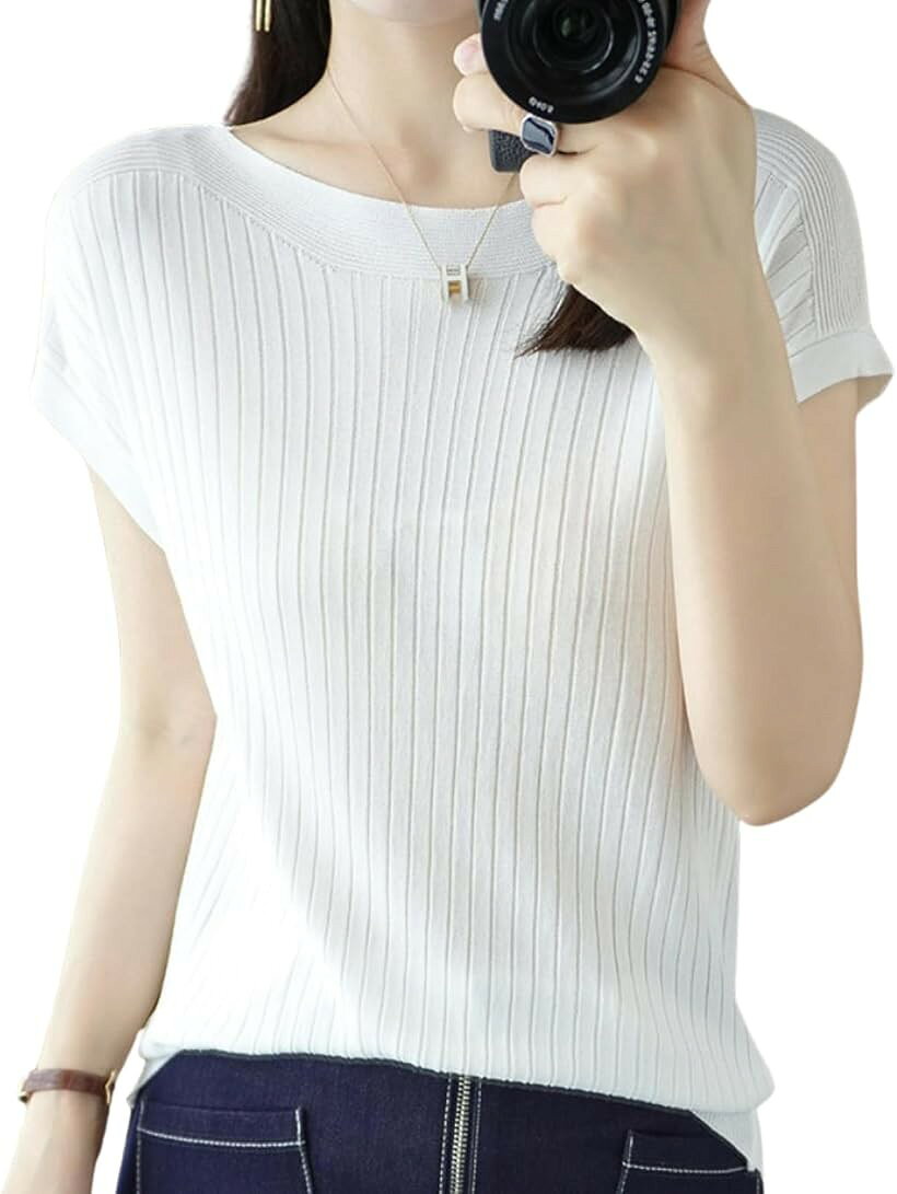 バリエーションコード : 2bu6583ckr商品コード2bu6586kf6商品名サマー セーター ボートネック ニット トップス フレンチ スリーブ レディース 無地 ゆったり 涼しい ノースリーブ ニットソー シンプル 薄手 夏 オシャレブランドFARFADETカラーホワイトサイズ等M肌触りの良いニット素材でリラックス感がありながらもスタイリッシュなデザイン。快適さと上品さを兼ね備えたサマーセーターで、日常使いにも特別なシーンにもぴったりです。縦のリブ編みが全体をすっきり見せる効果を発揮し、自然にスタイルアップが叶います。視覚的にも美しいラインを作り出し、シンプルなコーディネートにアクセントを添えます。フレンチスリーブで腕元に程よいカバーと女性らしさをプラス。涼しげで夏らしいデザインは、着る人の魅力を引き立て、どんな場面でも華やかさを添えます。デコルテを優雅に魅せるボートネックがポイント。顔周りをすっきりと見せる効果があり、アクセサリーとの相性も抜群で、コーディネートの幅を広げます。Mサイズ：バスト88cm　着丈54cm Lサイズ：バスト92cm　着丈55cm　（平置き採寸）「素材」ポリエステル、ビスコース※ 他ネットショップでも併売しているため、ご注文後に在庫切れとなる場合があります。予めご了承ください。※ 品薄または希少等の理由により、参考価格よりも高い価格で販売されている場合があります。ご注文の際には必ず販売価格をご確認ください。※ 沖縄県、離島または一部地域の場合、別途送料の負担をお願いする場合があります。予めご了承ください。※ お使いのモニタにより写真の色が実際の商品の色と異なる場合や、イメージに差異が生じることがあります。予めご了承ください。※ 商品の詳細（カラー・数量・サイズ 等）については、ページ内の商品説明をご確認のうえ、ご注文ください。※ モバイル版・スマホ版ページでは、お使いの端末によっては一部の情報が表示されないことがあります。すべての記載情報をご確認するには、PC版ページをご覧ください。
