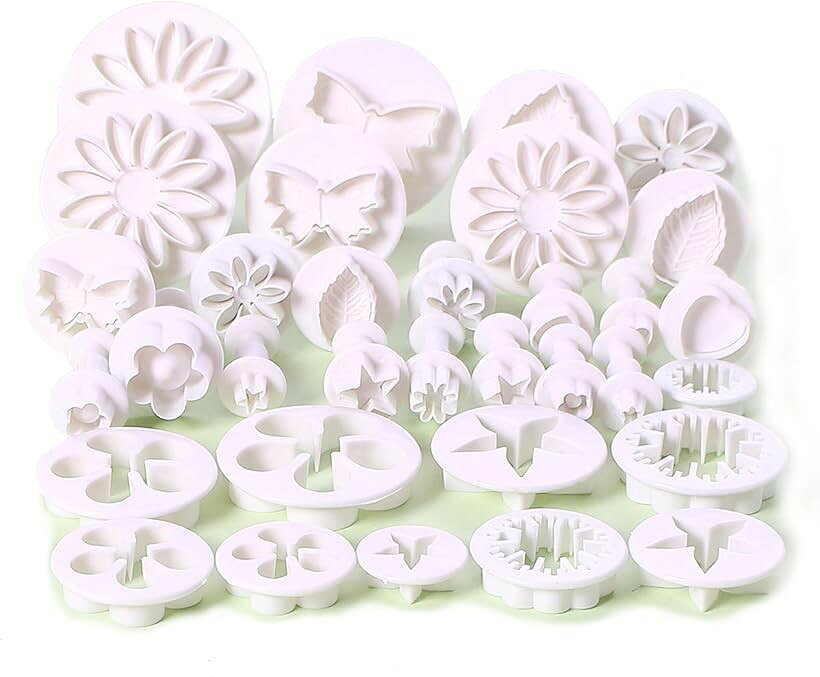バリエーションコード : 2bjcp6phkr商品コード2bjcpycd4d商品名陶芸 道具 型抜き 粘土 陶芸用 手押し用 模様 押し枠 型 趣味 スタンプ型ブランドTOMMYFIELDカラー陶芸サイズ等ワンサイズ1:「手作りの陶芸作品に花や模様を簡単に付けることができ、立体感のある作品を作り上げることができます。押し枠型は大きさも色々で、様々なサイズの陶芸作品に対応可能です。ハンドメイドのケーキやクッキーの模様付けにも使用でき、お菓子作りの楽しみも広がります。」2:「陶芸愛好家必見。陶芸作品に花や模様を追加するための押し型が登場しました。粘土や陶芸用の素材に簡単に押し込むことができ、手作りの作品をさらに魅力的なものに変えます。押し枠型は様々なデザインやサイズがあり、立体感を演出することができます。」3:「手押し用の押し枠型は豊富で、立体感のある作品を作り上げることができます。さらに、このスタンプ型はハンドメイドのケーキやクッキーの模様付けにも活用でき、お菓子作りが一層楽しくなります。趣味で陶芸やお菓子作りを楽しむ方々にとって、欠かせないアイテムです。」4:「陶芸愛好家のための便利な押し型が登場しました。手作りの陶芸作品に繊細な花や美しい模様を加えることができます。手押し用の枠型はサイズも豊富で、様々な大きさの作品に対応します。」5:「陶芸愛好家必携のアイテム、スタンプ型が登場しました。簡単に陶芸作品に模様や花のデザインを追加することができ、作品に立体感と個性を与えます。押し枠型は大きさも色々で、さまざまなサイズの作品に対応可能です。」※ 他ネットショップでも併売しているため、ご注文後に在庫切れとなる場合があります。予めご了承ください。※ 品薄または希少等の理由により、参考価格よりも高い価格で販売されている場合があります。ご注文の際には必ず販売価格をご確認ください。※ 沖縄県、離島または一部地域の場合、別途送料の負担をお願いする場合があります。予めご了承ください。※ お使いのモニタにより写真の色が実際の商品の色と異なる場合や、イメージに差異が生じることがあります。予めご了承ください。※ 商品の詳細（カラー・数量・サイズ 等）については、ページ内の商品説明をご確認のうえ、ご注文ください。※ モバイル版・スマホ版ページでは、お使いの端末によっては一部の情報が表示されないことがあります。すべての記載情報をご確認するには、PC版ページをご覧ください。