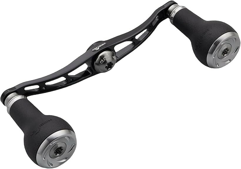 バリエーションコード : 2bk51d98v3商品コード2bk518h02c商品名リール ハンドル TPE製ノブ搭載 シマノ ダイワ アブガルシア ベイトリール TPE Arch SeriesブランドHEIGHTENカラーブラック＆ガンメタル - 変色なしサイズ等115mm「サイズ」直径27mm TPE製ノブ、航空アルミ製ハンドル軸心距離105mm/115mm/120mm。「105mm総重」50g(センターナット含む)「115mm総重」52g(センターナット含む)「120mm総重」54g(センターナット含む)「130mm総重」55g(センターナット含む) 「素材」ノブ-TPE＆航空アルミ、ハンドル-航空アルミ。「105mm付属品」4x7mmセンターナット2個、5x8mmセンターナット2個、DAIWA STEEZセンターナット1個、転換スリーブ1個、レンチ1個。「115/120/130mm付属品」4x7mmセンターナット2個、5x8mmセンターナット2個、6角ワッシャー 6個(取付部4x7mm、5x8mm)、レンチ1個。「適応機種」取付部4x7mm、5x8mmのDAIWA， SHIMANO， ABU GARCIAのベイトリールに適用。※ 他ネットショップでも併売しているため、ご注文後に在庫切れとなる場合があります。予めご了承ください。※ 品薄または希少等の理由により、参考価格よりも高い価格で販売されている場合があります。ご注文の際には必ず販売価格をご確認ください。※ 沖縄県、離島または一部地域の場合、別途送料の負担をお願いする場合があります。予めご了承ください。※ お使いのモニタにより写真の色が実際の商品の色と異なる場合や、イメージに差異が生じることがあります。予めご了承ください。※ 商品の詳細（カラー・数量・サイズ 等）については、ページ内の商品説明をご確認のうえ、ご注文ください。※ モバイル版・スマホ版ページでは、お使いの端末によっては一部の情報が表示されないことがあります。すべての記載情報をご確認するには、PC版ページをご覧ください。