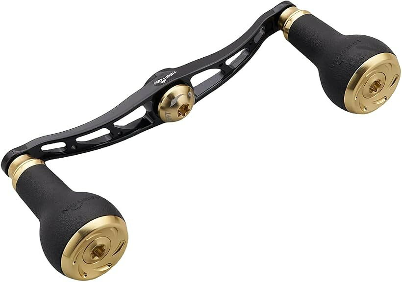 バリエーションコード : 2bk51d98v3商品コード2bk519iguu商品名リール ハンドル TPE製ノブ搭載 シマノ ダイワ アブガルシア ベイトリール TPE Arch SeriesブランドHEIGHTENカラーブラック＆ゴールド - 変色なしサイズ等115mm「サイズ」直径27mm TPE製ノブ、航空アルミ製ハンドル軸心距離105mm/115mm/120mm。「105mm総重」50g(センターナット含む)「115mm総重」52g(センターナット含む)「120mm総重」54g(センターナット含む)「130mm総重」55g(センターナット含む) 「素材」ノブ-TPE＆航空アルミ、ハンドル-航空アルミ。「105mm付属品」4x7mmセンターナット2個、5x8mmセンターナット2個、DAIWA STEEZセンターナット1個、転換スリーブ1個、レンチ1個。「115/120/130mm付属品」4x7mmセンターナット2個、5x8mmセンターナット2個、6角ワッシャー 6個(取付部4x7mm、5x8mm)、レンチ1個。「適応機種」取付部4x7mm、5x8mmのDAIWA， SHIMANO， ABU GARCIAのベイトリールに適用。※ 他ネットショップでも併売しているため、ご注文後に在庫切れとなる場合があります。予めご了承ください。※ 品薄または希少等の理由により、参考価格よりも高い価格で販売されている場合があります。ご注文の際には必ず販売価格をご確認ください。※ 沖縄県、離島または一部地域の場合、別途送料の負担をお願いする場合があります。予めご了承ください。※ お使いのモニタにより写真の色が実際の商品の色と異なる場合や、イメージに差異が生じることがあります。予めご了承ください。※ 商品の詳細（カラー・数量・サイズ 等）については、ページ内の商品説明をご確認のうえ、ご注文ください。※ モバイル版・スマホ版ページでは、お使いの端末によっては一部の情報が表示されないことがあります。すべての記載情報をご確認するには、PC版ページをご覧ください。