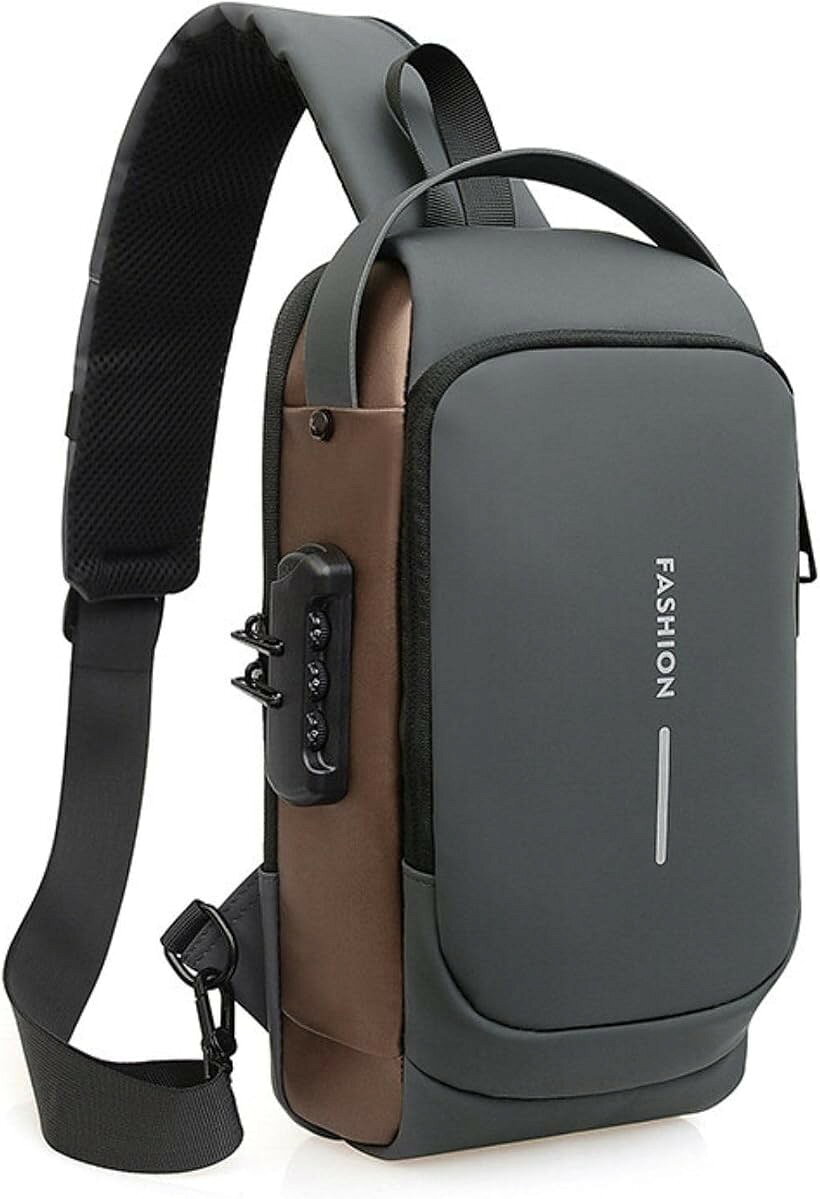 バリエーションコード : 2brhdo6q6p商品コード2brhd1sxos商品名ボディバッグ ショルダーバッグ 斜め掛け 肩掛け USBポート ダイヤルロック 防犯 盗難防止 大容量 多収納 撥水 多機能 メンズブランドMinorelカラーグレー/ブロンズサイズ等縦32cm x 横17cm x 幅9cmv「抜群の収納力」スマホ・タブレット・折りたたみ傘・モバイルバッテリーなど、外出に必要なアイテムをしっかり収納。複数のポケットを備え、小物もスマートに整理できます。v「USBポート搭載で快適に充電可能」バッグを開けずにスマホを充電できる便利なUSBポートを搭載。内部にモバイルバッテリーを接続することで、移動中でも快適に充電できます。＊モバイルバッテリーおよび充電ケーブルは付属しません。v「安心の防犯ダイヤルロック付き」メイン収納部分にロック機構を備え、外出時の貴重品をしっかりガード。旅行時や人混みの中でも安心です。v「雨や汚れに強い撥水仕様」撥水加工で雨や汚れをブロックし、突然の雨でもバッグ表面の劣化を防ぎます。＊防水仕様ではないため、大雨時にはファスナー部分などから内部に雨水が浸み込む可能性がございます。v「右掛け・左掛け両対応」ショルダーベルトは左右どちらにも付け替え可能。右掛け派も左掛け派も、好みに合わせて快適に使用できます。※ 他ネットショップでも併売しているため、ご注文後に在庫切れとなる場合があります。予めご了承ください。※ 品薄または希少等の理由により、参考価格よりも高い価格で販売されている場合があります。ご注文の際には必ず販売価格をご確認ください。※ 沖縄県、離島または一部地域の場合、別途送料の負担をお願いする場合があります。予めご了承ください。※ お使いのモニタにより写真の色が実際の商品の色と異なる場合や、イメージに差異が生じることがあります。予めご了承ください。※ 商品の詳細（カラー・数量・サイズ 等）については、ページ内の商品説明をご確認のうえ、ご注文ください。※ モバイル版・スマホ版ページでは、お使いの端末によっては一部の情報が表示されないことがあります。すべての記載情報をご確認するには、PC版ページをご覧ください。（商品仕様）「サイズ」縦32cm x 横17cm x 幅9cm「重量」約320g「素材」ポリエステル「カラー」ブラック/ブロンズ、グレー/ブロンズ、ブラック/ブラック「機能」USBポート、ダイヤルロック、撥水加工、複数収納ポケット「用途」普段使い、通学、旅行、アウトドア、サイクリング、ツーリングなど