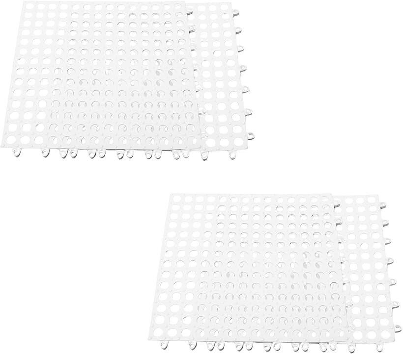 バリエーションコード : 2bkjjhg44h商品コード2bkj2ojndr商品名ペットマット ジョイントマット 犬猫用マット 4枚セット カット可能 防水仕様 滑り止め加工 ケージ用マット ペットスペース 床保護 お手入れ簡単 室内用 生活空間ブランドNASSIAカラーホワイトサイズ等30x30cm(1) カットしてサイズ調整可能 設置場所に合わせて形を変えられる便利なペットマットです。(2) 連結して広い範囲にも対応 複数枚を組み合わせることで、必要なスペースに合わせて設置できます。(3) 水や汚れを拭き取りやすい素材 日常使用で付着した汚れも簡単にお手入れできます。(4) ペットの生活スペースを保護 床への傷や汚れ対策として、ケージ周辺などにもおすすめです。(5) 様々なペット環境に対応 犬、猫などの室内ペット用スペース作りに活用できます。＊注意ください＊ ・写真の写り方により、実際の商品と異なって見える場合がございます。・サイズにつきましては若干の誤差が生じる場合がございます。・生産時期により、商品のデザインが若干異なる場合 上記予めご了承の上お買い求めくださいませ。※ 他ネットショップでも併売しているため、ご注文後に在庫切れとなる場合があります。予めご了承ください。※ 品薄または希少等の理由により、参考価格よりも高い価格で販売されている場合があります。ご注文の際には必ず販売価格をご確認ください。※ 沖縄県、離島または一部地域の場合、別途送料の負担をお願いする場合があります。予めご了承ください。※ お使いのモニタにより写真の色が実際の商品の色と異なる場合や、イメージに差異が生じることがあります。予めご了承ください。※ 商品の詳細（カラー・数量・サイズ 等）については、ページ内の商品説明をご確認のうえ、ご注文ください。※ モバイル版・スマホ版ページでは、お使いの端末によっては一部の情報が表示されないことがあります。すべての記載情報をご確認するには、PC版ページをご覧ください。商品名：ペット用ジョイントマット セット内容：4枚セット カラー：ホワイト・グレー 特徴：カット可能 タイプ：連結式 用途：犬・猫用、室内用 素材：TPE（＊TPEは常温の時はゴムの性質、高温ではプラスチックの性質を持つ素材です） 備考：ハサミ等でカット可能