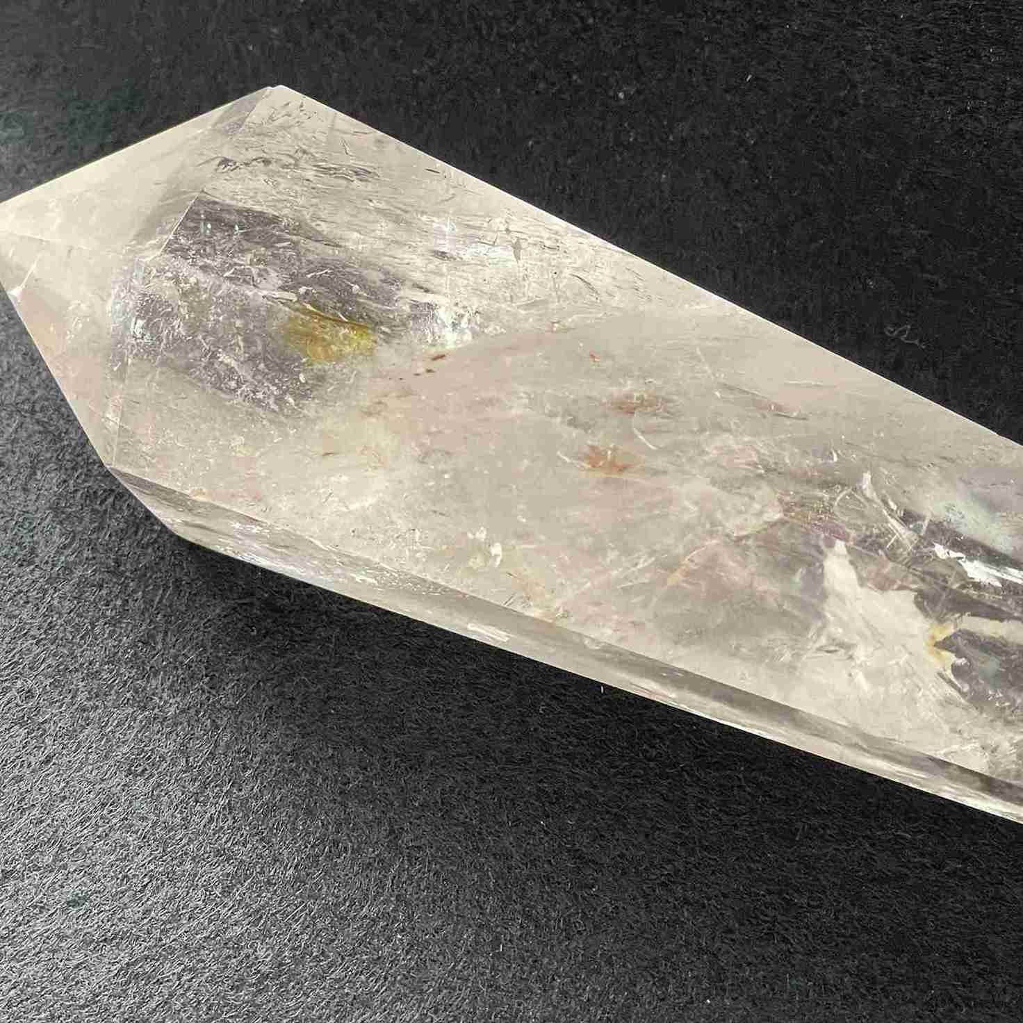 水晶 ポイント 置き台付き 261g 柱 天然石 パワーストーン 浄化作用 祈願達成 安全 風水 開運 記念 置物 インテリア 尖り頭 玄関 調和 万能 浄化 玄関 クリスタル クリスタルポイント 空間 空間浄化