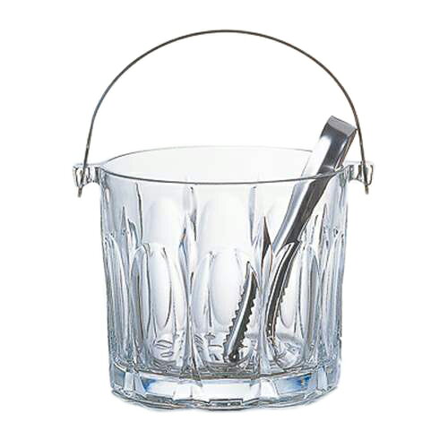 【取寄品】 酒器（氷入れ）◎トリニティーアイスペール《M-6813》☆アデリア(1390ml)日本製/パーティ用品石塚硝子◆水割りやロックなどのお酒を楽しむのに欠かせないアイスペール吊り手・トング・水切りはステンレス製で、水割りやロックなどのお酒を楽しむのに欠かせないガラス製アイスペールお酒のそばにあるイメージが強いですが、お子さんが大勢集まった時などにも大活躍します!!アイスペールはひとつあると便利です。■サイズ：約144×132mm■容量：1390ml［日本製］【お取り寄せ】約3日〜10日※大量注文の際はご相談下さい。　