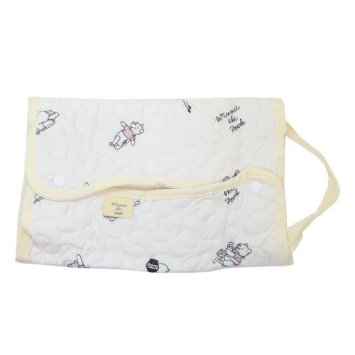 可愛らしいステッチが特徴のイブル風キルティングティッシュケース おしゃれ 新生活 シンプル ティッシュ入れ大人気ディズニーキャラクターグッズにまたまた可愛いnewアイテム登場こちらはキュートな[ティッシュカバー]可愛らしいステッチが特徴のイブル風キルティング自然な触り心地でお手入れもしやすい人気の韓国インテリアに取り入れやすいトレンドデザインナチュラルテイストで通年お使い頂けます人気のイブル風インテリアにプーさんが登場しましたポコポコとした肌触りにナチュラルテイストの大人デザインのプーさんお部屋のトータルやワンポイントコーデにおすすめです。ほかにもいろんなグッズがあるのでお気に入りをみつけてくださいサイズ：約280x220x100mm素材：ポリエステルカラー/ホワイト系（白）このカテゴリにはこんな商品が含まれています【生活雑貨その他】/インテリア/生活雑貨これを見た人はこんなキーワードで検索していますクッションインテリア座布団かわいい 雑貨かわいい 部屋インテリア生活 雑貨かわいい 雑貨部屋 グッズかわいい 部屋