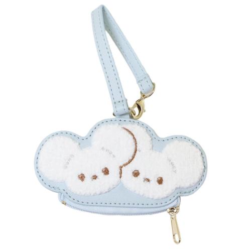 キーホルダーみたいにバッグにつけても可愛いミニポーチかわいい バッグチャーム 収納 プレゼント ギフト大人気[POCKET MONSTER/ポケットモンスター]グッズにまたまた可愛いnewアイテム登場こちらはもこもこのサガラ刺繍が可愛い[ダイカットミニポーチ]ストラップ付きなのでキーホルダーのようにバッグにつけても可愛いコインや鍵、お薬などの持ち歩きにも便利デザインいろいろあるのでお気に入りを見つけてくださいサイズ：約120x118x10mm以内素材：合成皮革、ポリエステルカラー/ブルー系（青・紺・ネイビー）このカテゴリにはこんな商品が含まれています【ミニポーチ】/ミニポーチ/小ポーチ/カメラポーチ/カメラケース/シガレットケース/タバコポーチこれを見た人はこんなキーワードで検索しています小さめ ポーチ化粧ポーチコスメポーチメイクポーチ小物入れかわいい可愛いファッション小物雑貨カジュアル